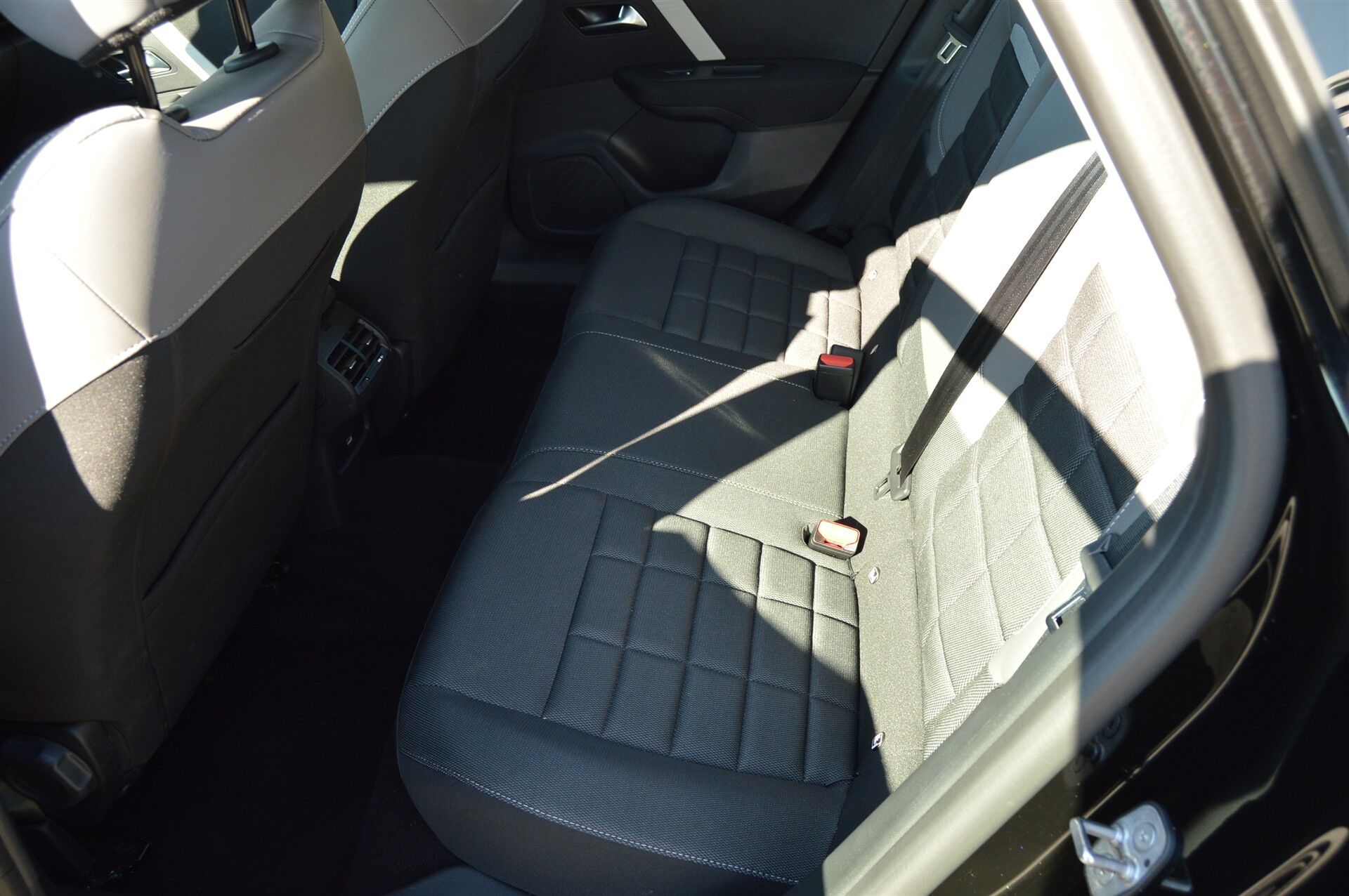 Billede af Citroën e-C4 X EL Plus 156HK 5d Aut.