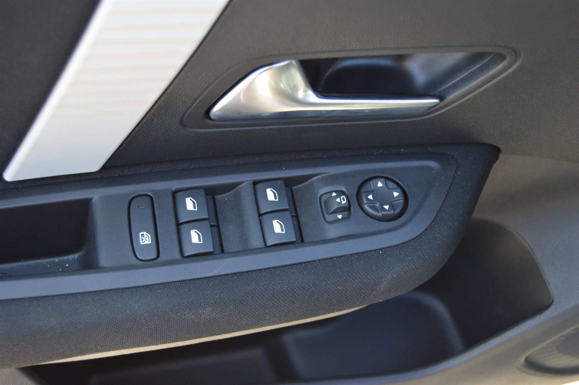 Billede af Citroën e-C4 X EL Plus 156HK 5d Aut.