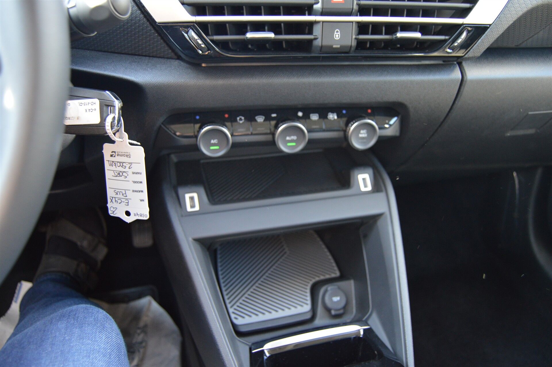 Billede af Citroën e-C4 X EL Plus 156HK 5d Aut.