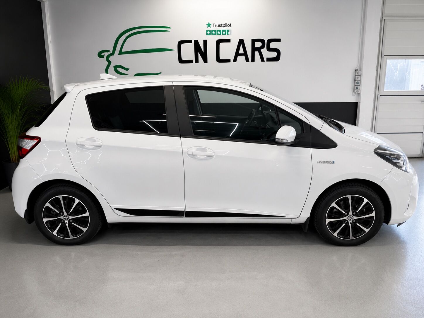 Billede af Toyota Yaris 1,5 Hybrid H2 Limited E-CVT 100HK 5d Trinl. Gear