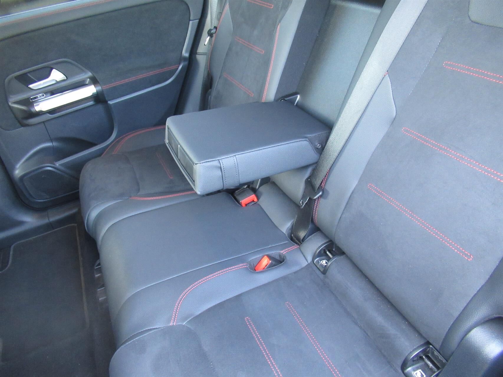 Billede af Mercedes-Benz EQB 250+ EL AMG Advance Plus 190HK 5d Aut.