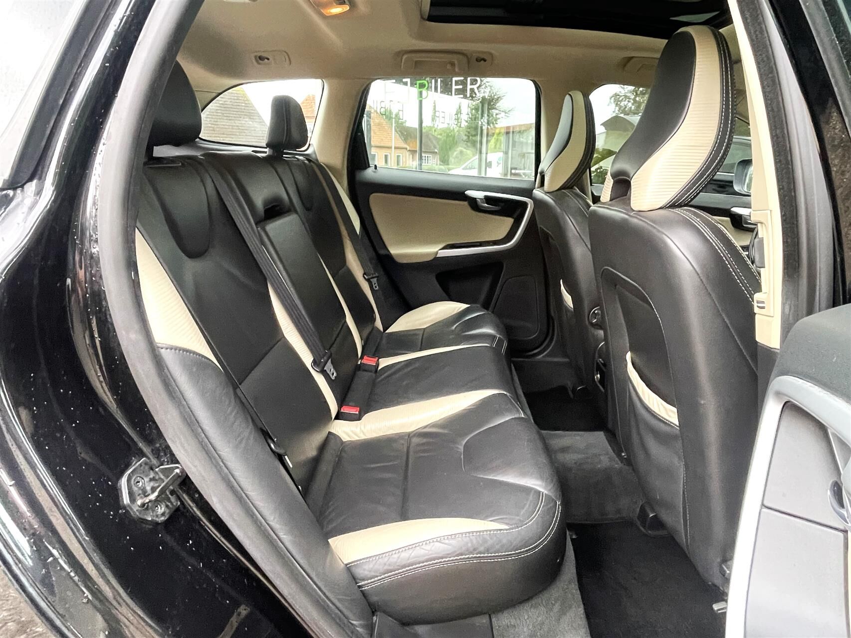Billede af Volvo XC60 2,4 D5 R-design AWD 215HK 5d 6g Aut.