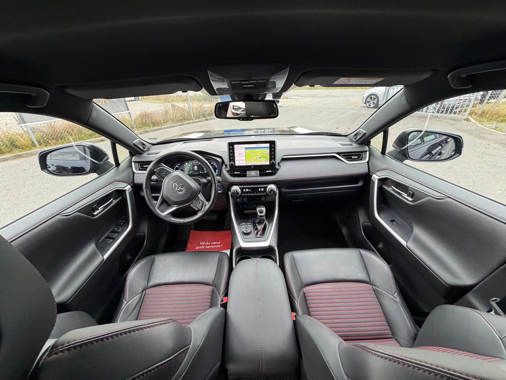 Billede af Toyota RAV4 Plug-in 2,5 Plugin-hybrid H3 Premium AWD 306HK 5d 6g Aut.