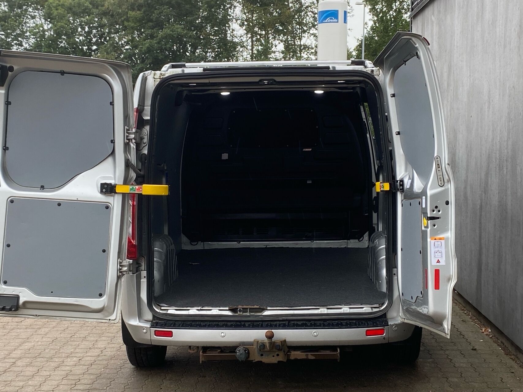 Billede af Ford Transit Custom 340 L2H1 2,0 TDCi Limited 170HK Van 6g Aut.