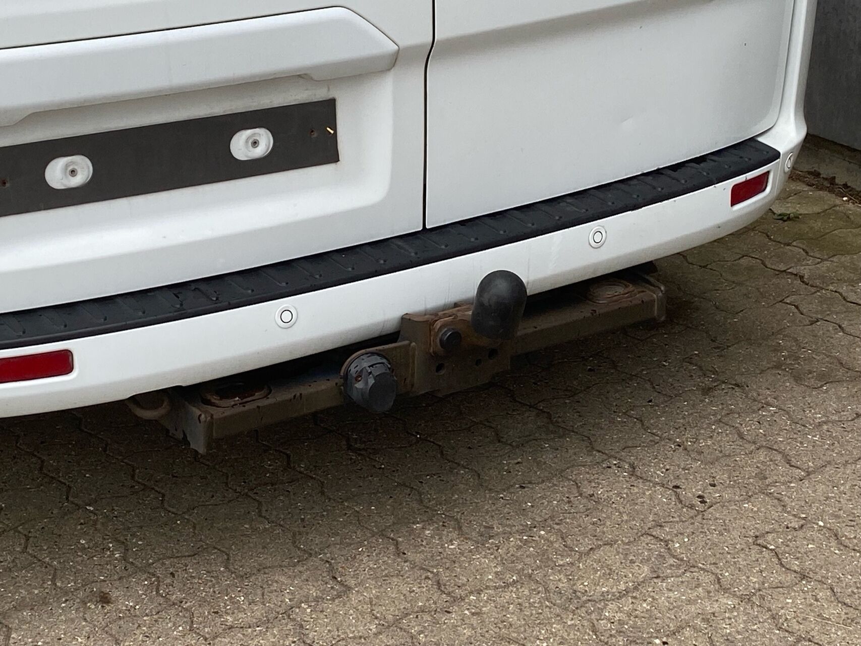 Billede af Ford Transit Custom 300 L2H1 2,0 TDCi Limited 170HK Van 6g Aut.
