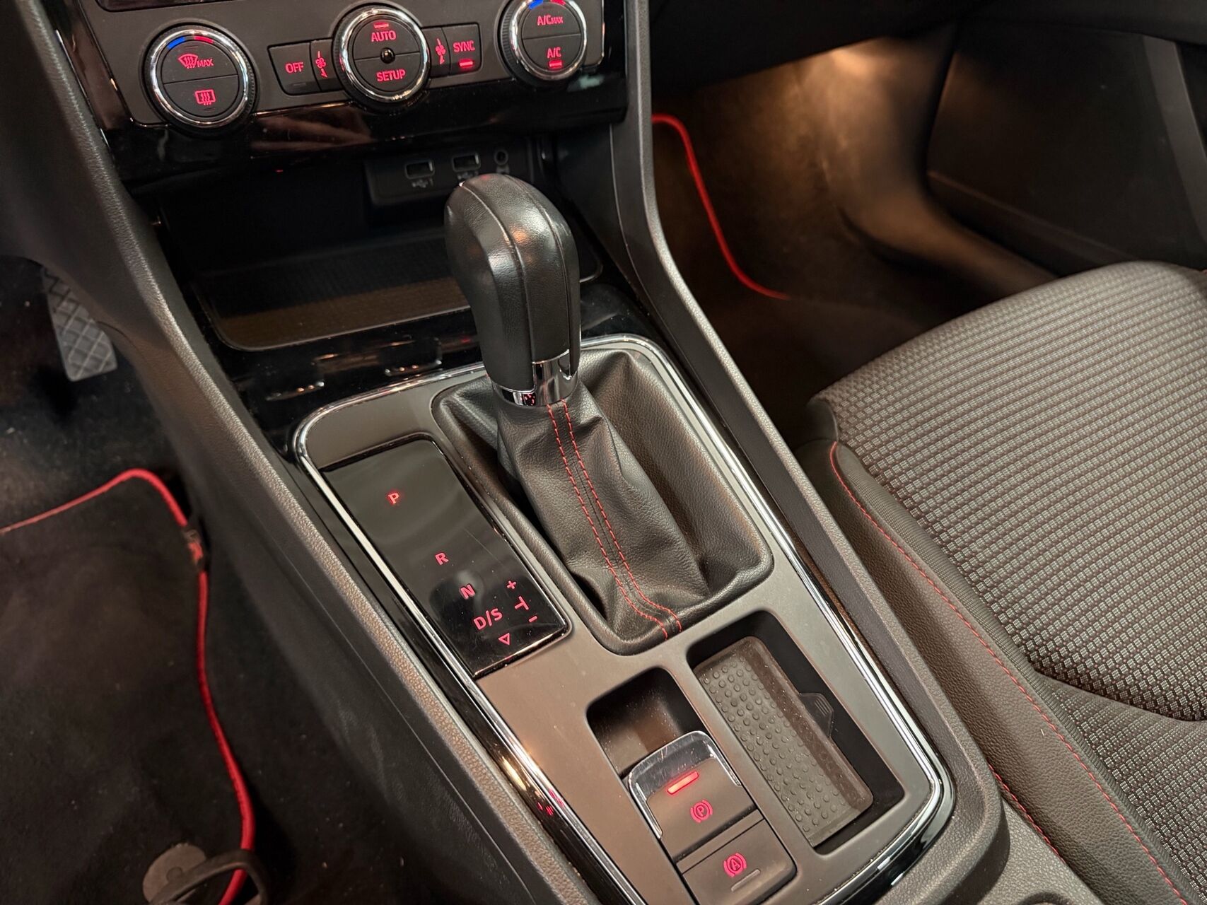 Billede af Seat Leon Sportstourer 1,5 TSI FR DSG 150HK Stc 7g Aut.