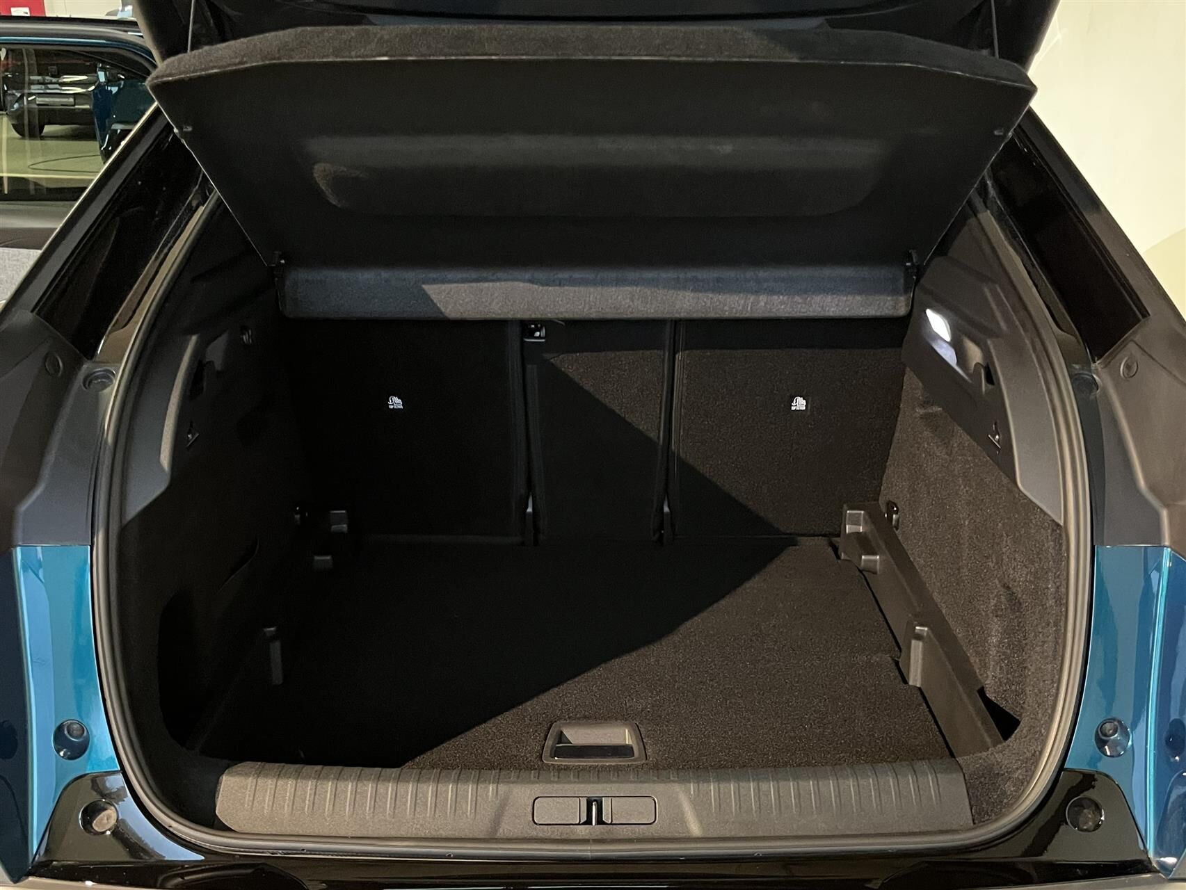 Billede af Peugeot e-3008 EL GT Pack 210HK 5d Aut.