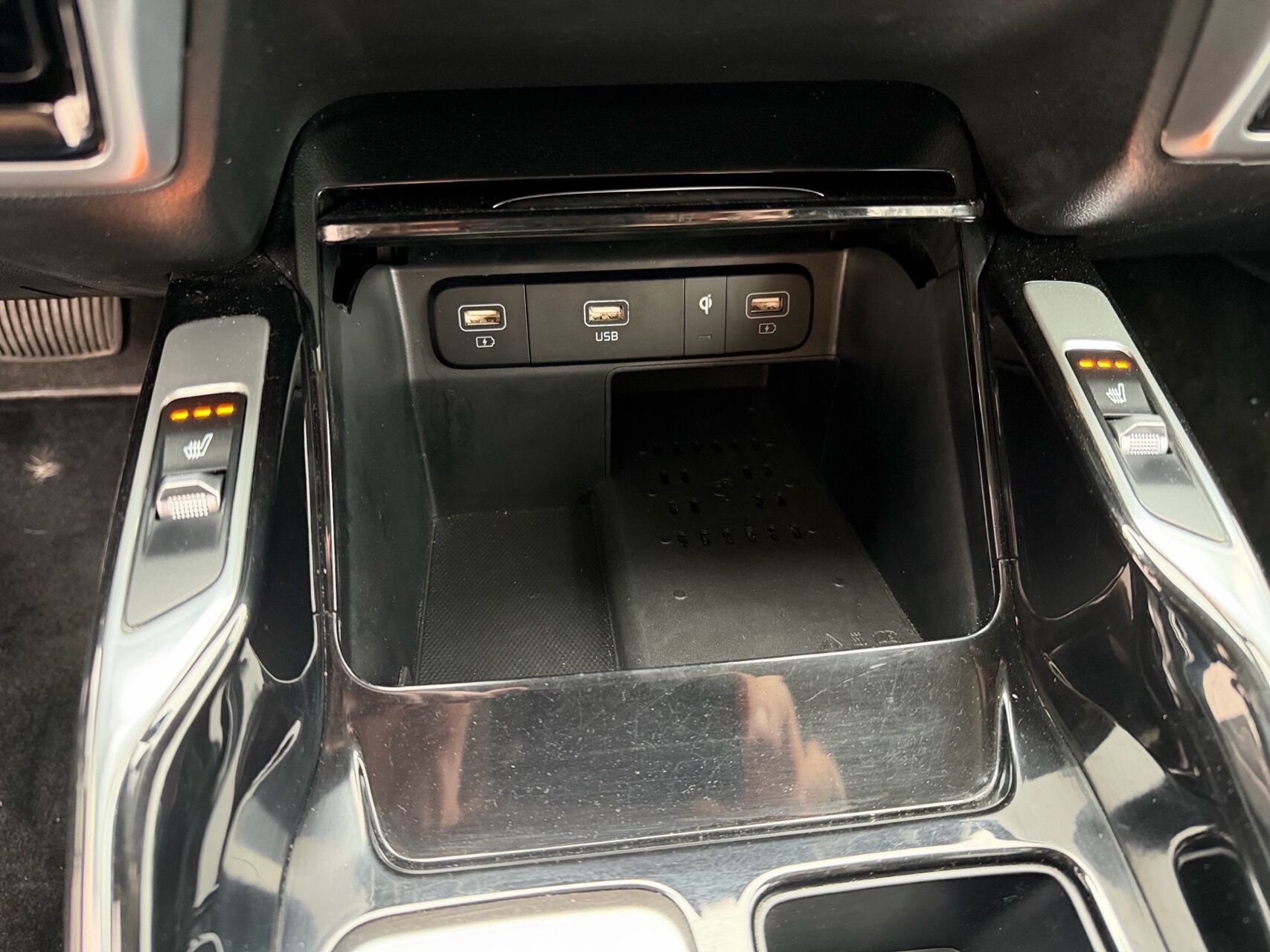 Billede af Kia Sorento 1,6 T-GDI PHEV  Plugin-hybrid Upgrade 4WD 265HK 5d 6g Aut.