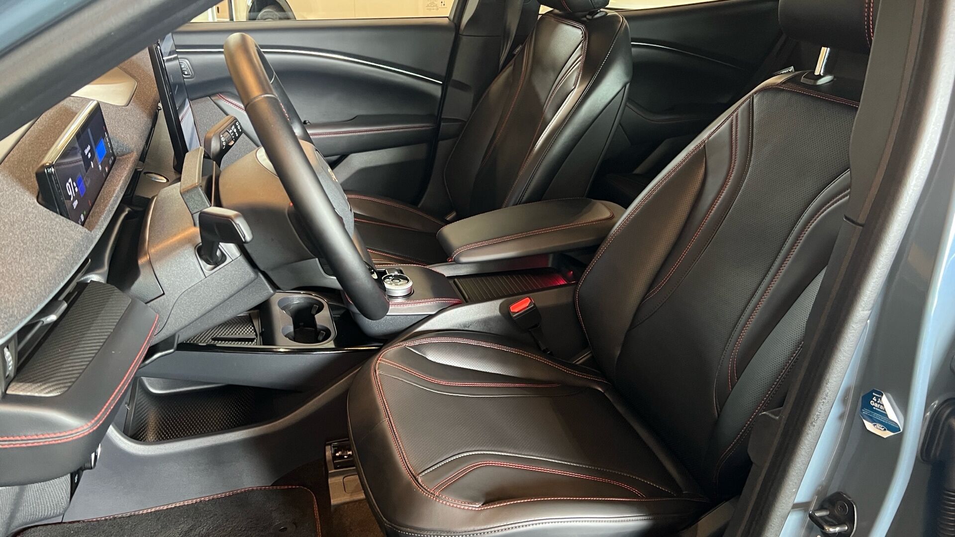 Billede af Ford Mustang Mach-E EL SR Premium AWD 315HK 5d Aut.