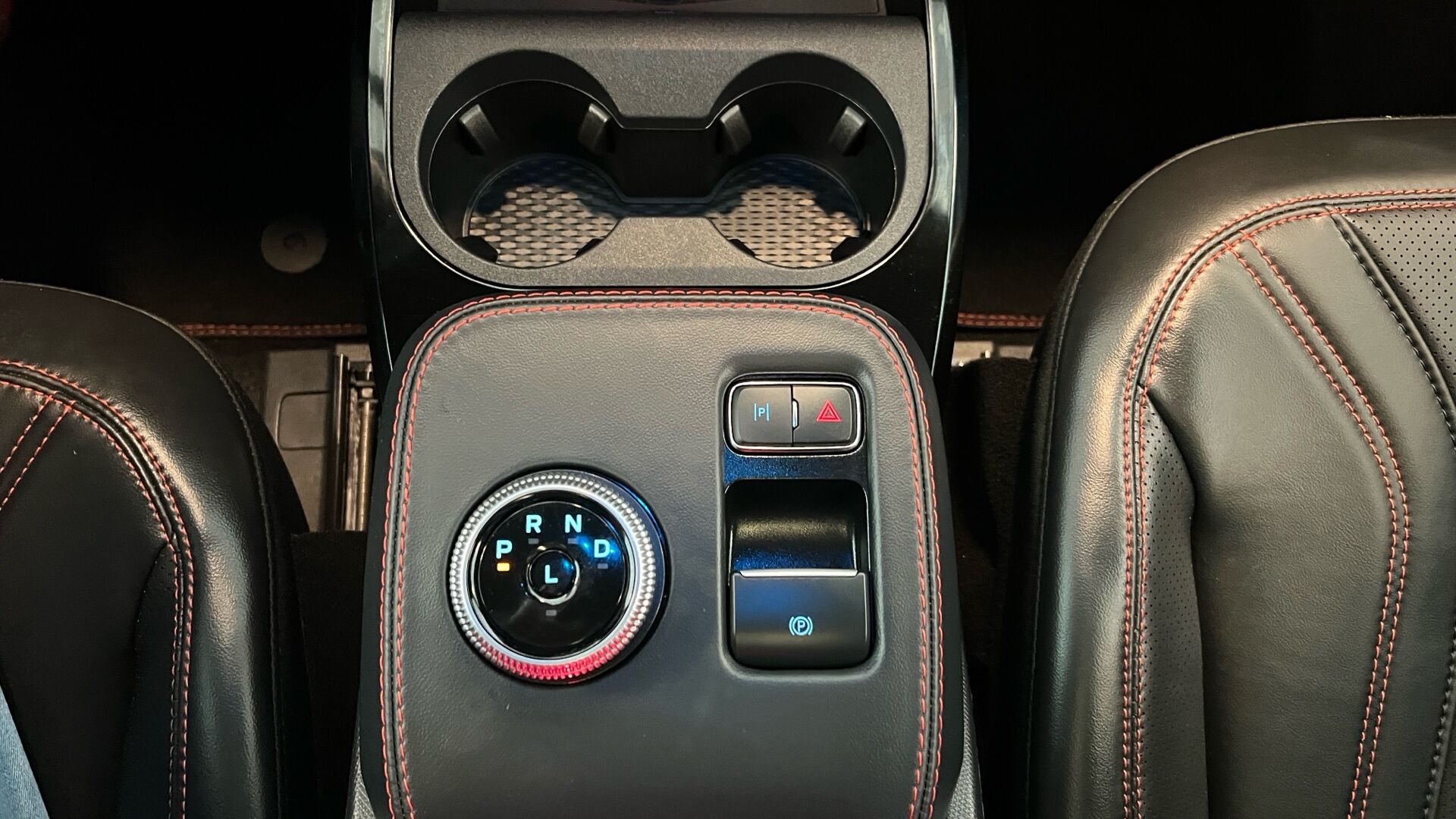 Billede af Ford Mustang Mach-E EL SR Premium AWD 315HK 5d Aut.