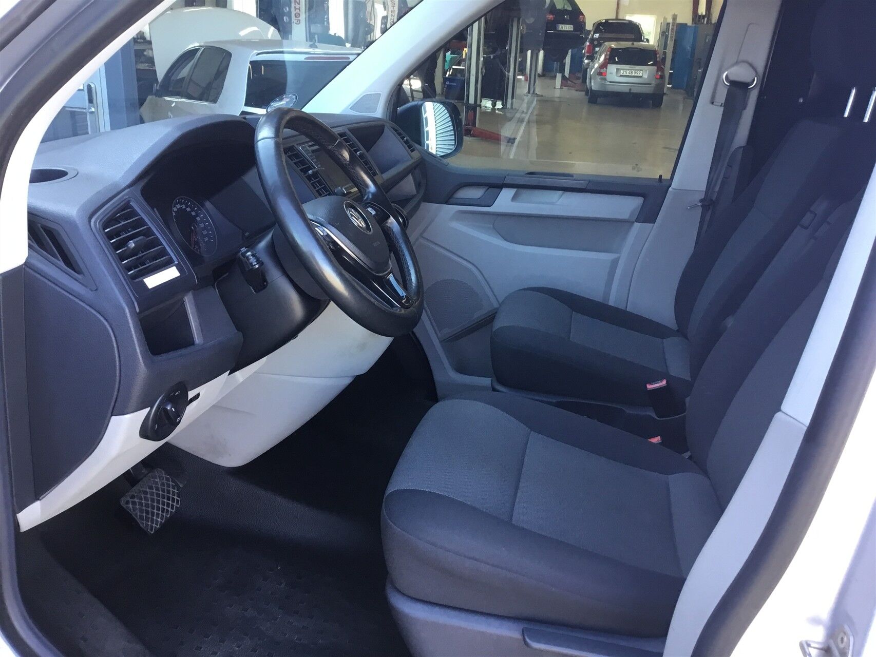 Billede af VW Transporter Lang 2,0 TDI DSG 180HK Van 7g Aut.