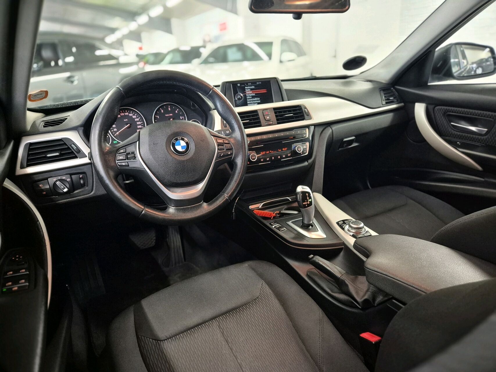 Billede af BMW 320d Touring 2,0 D Steptronic 190HK Stc 8g Aut.
