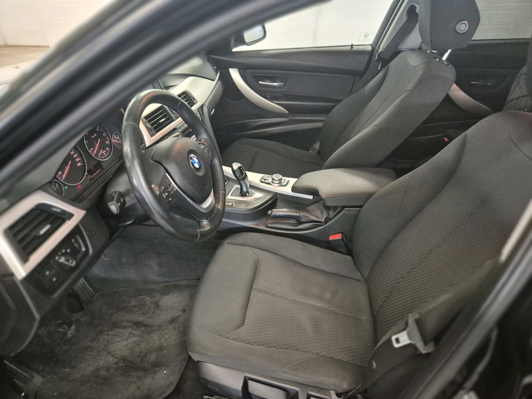Billede af BMW 320d Touring 2,0 D Steptronic 190HK Stc 8g Aut.