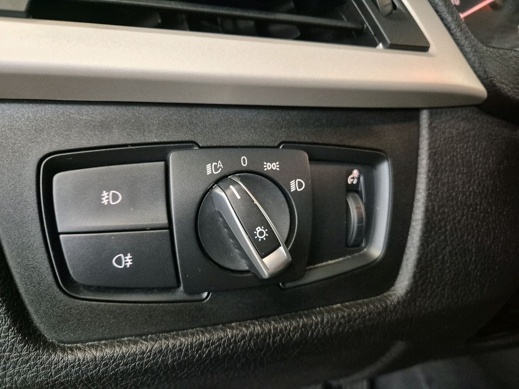 Billede af BMW 320d Touring 2,0 D Steptronic 190HK Stc 8g Aut.