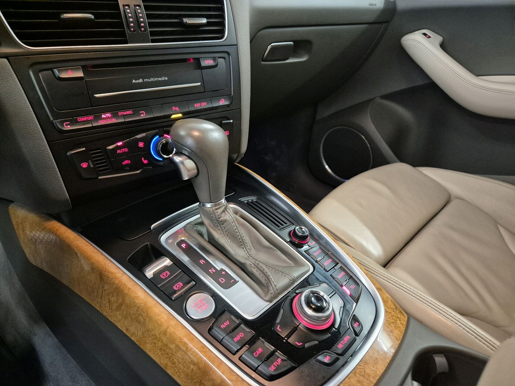 Billede af Audi Q5 3,0 TDI Quattro S Tron 240HK 5d 7g Aut.