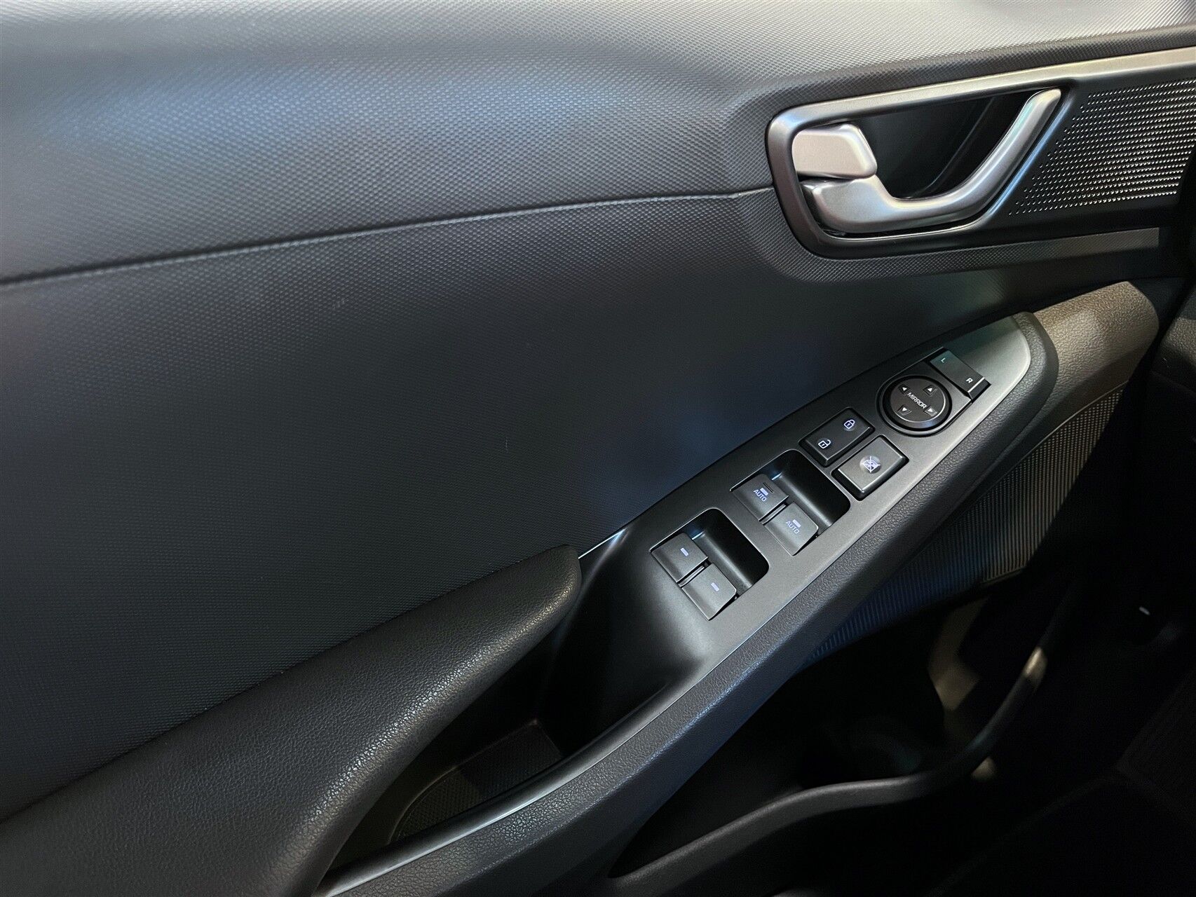 Billede af Hyundai Ioniq 1,6 GDI  Hybrid Premium DCT 141HK 5d 6g Aut.