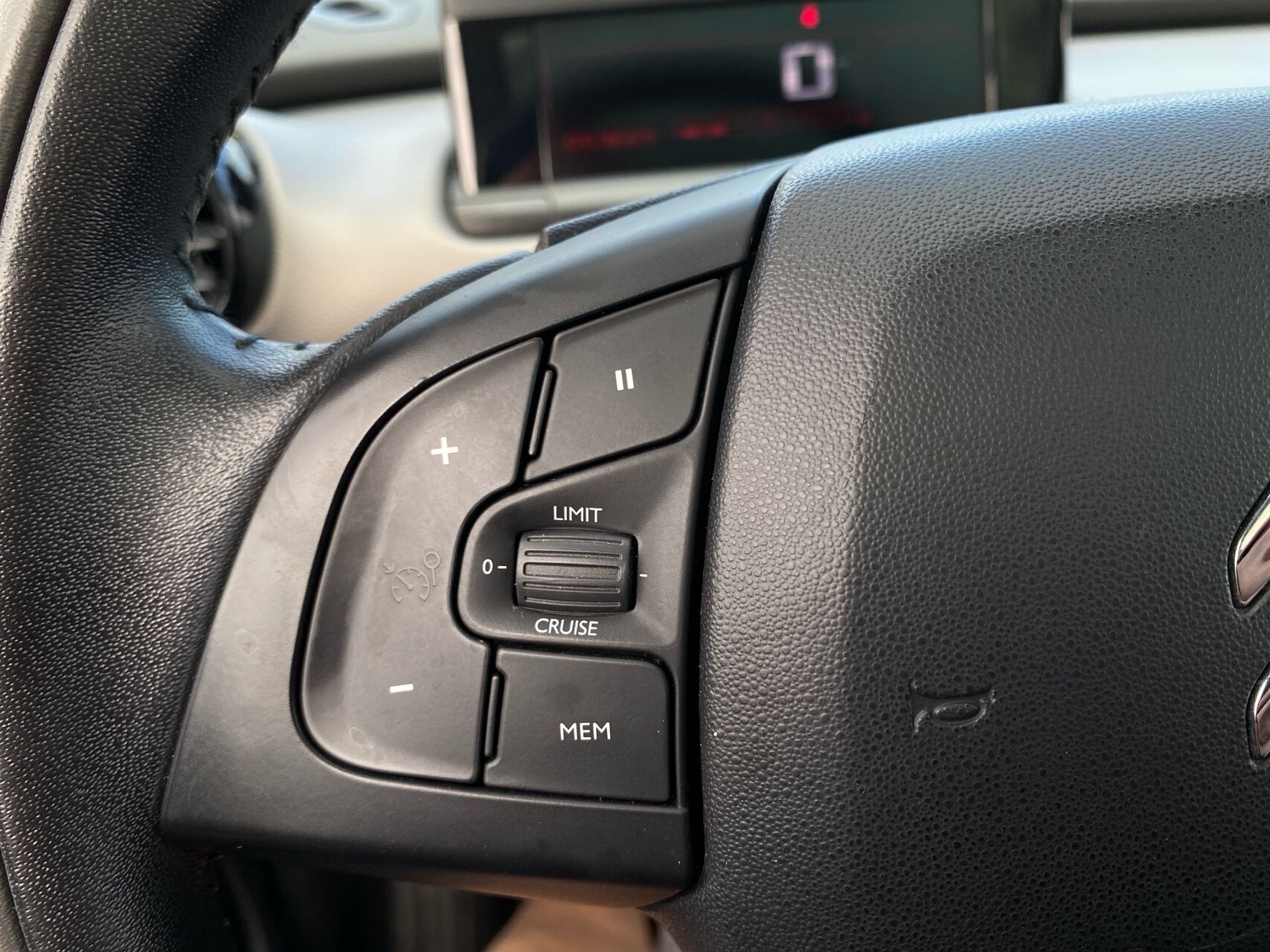 Billede af Citroën C4 Cactus 1,6 Blue HDi Iconic Free start/stop 100HK 5d