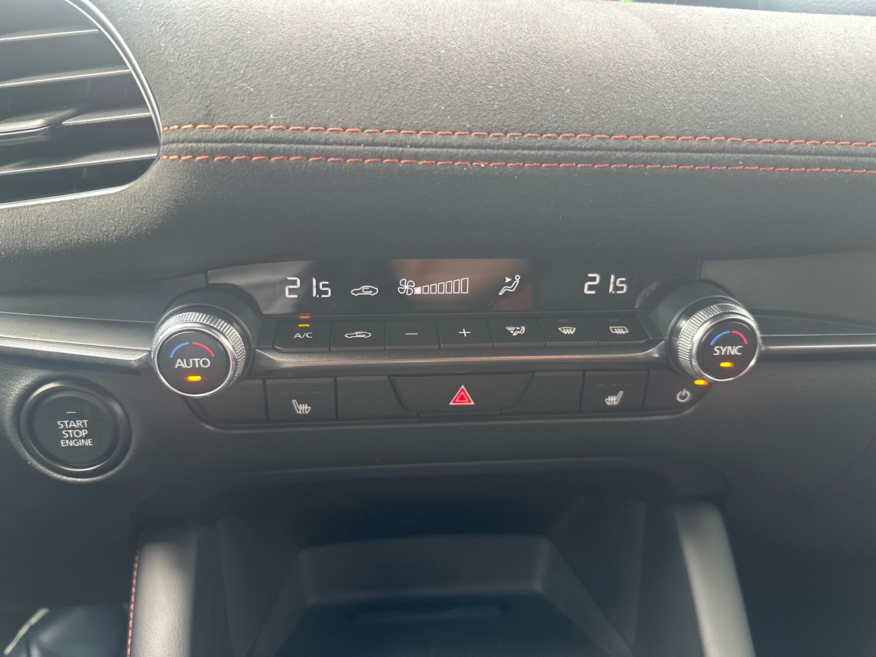Billede af Mazda 3 2,5 e-Skyactiv-G  Mild hybrid Nagisa 140HK 5d 6g Aut.