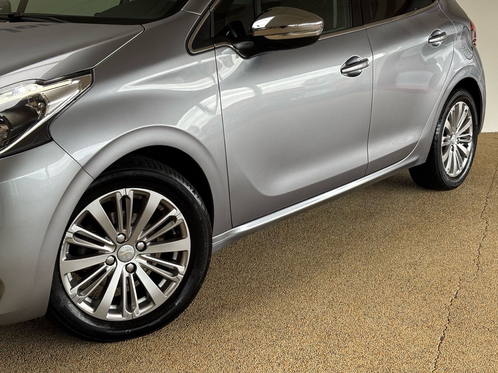 Billede af Peugeot 208 1,5 BlueHDi Prestige 100HK 5d