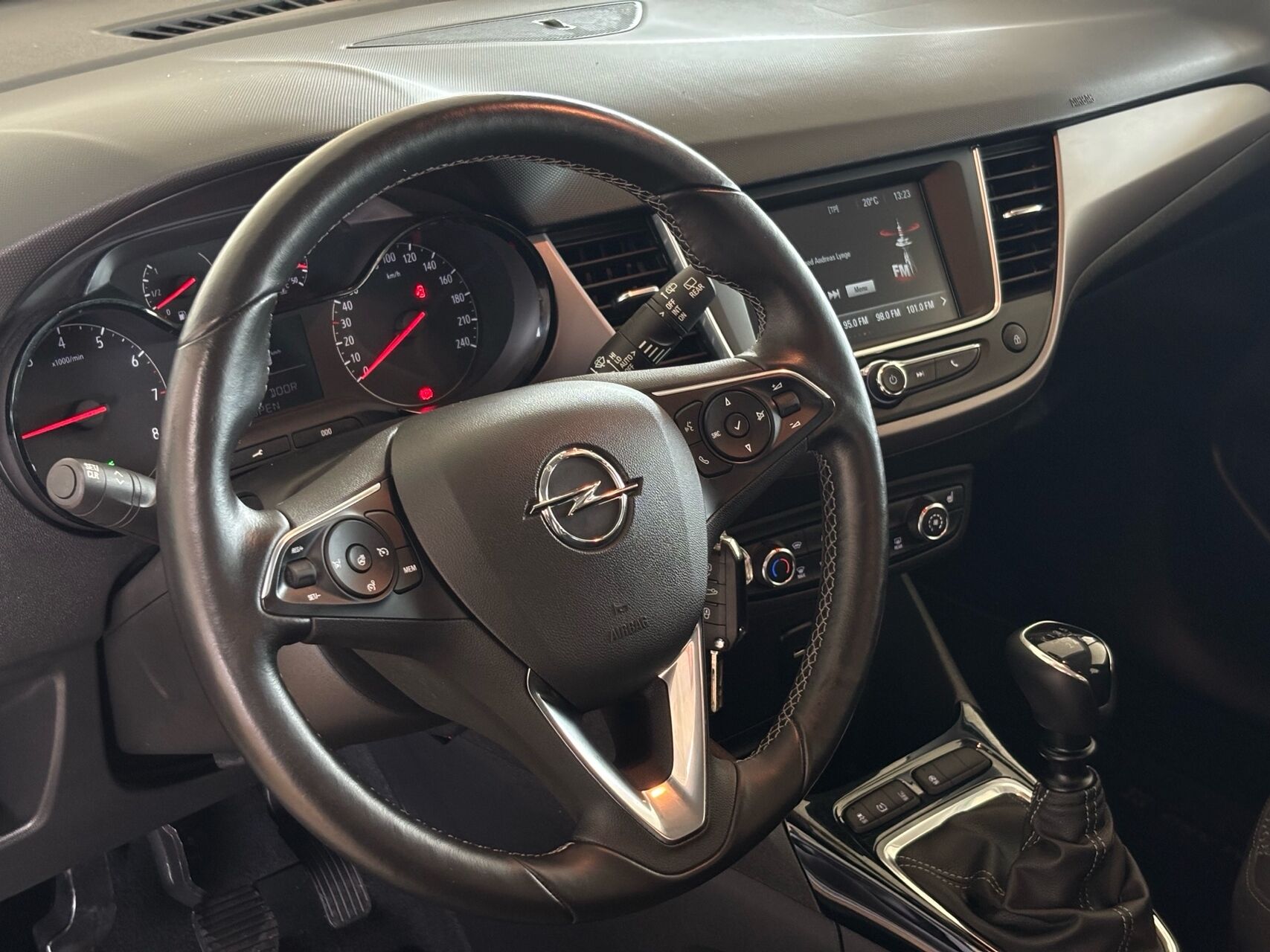 Billede af Opel Crossland X 1,2 T Enjoy Start/Stop 130HK 5d 6g