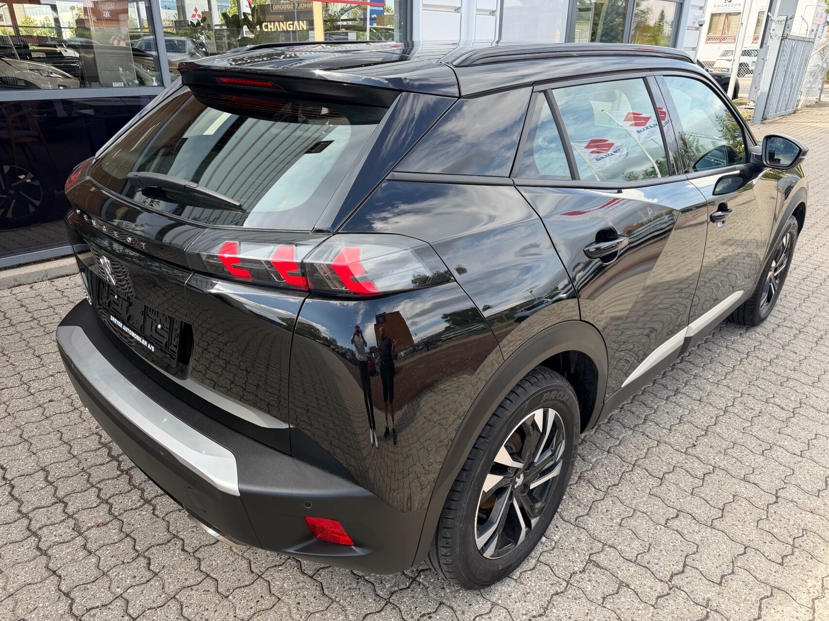 Billede af Peugeot 2008 1,2 PureTech Allure Tour 130HK 5d