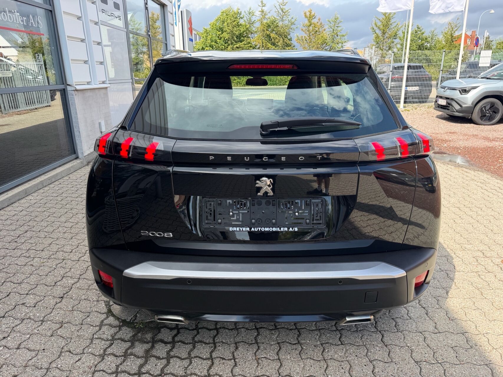 Billede af Peugeot 2008 1,2 PureTech Allure Tour 130HK 5d