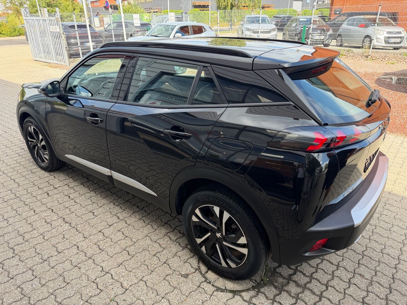 Billede af Peugeot 2008 1,2 PureTech Allure Tour 130HK 5d
