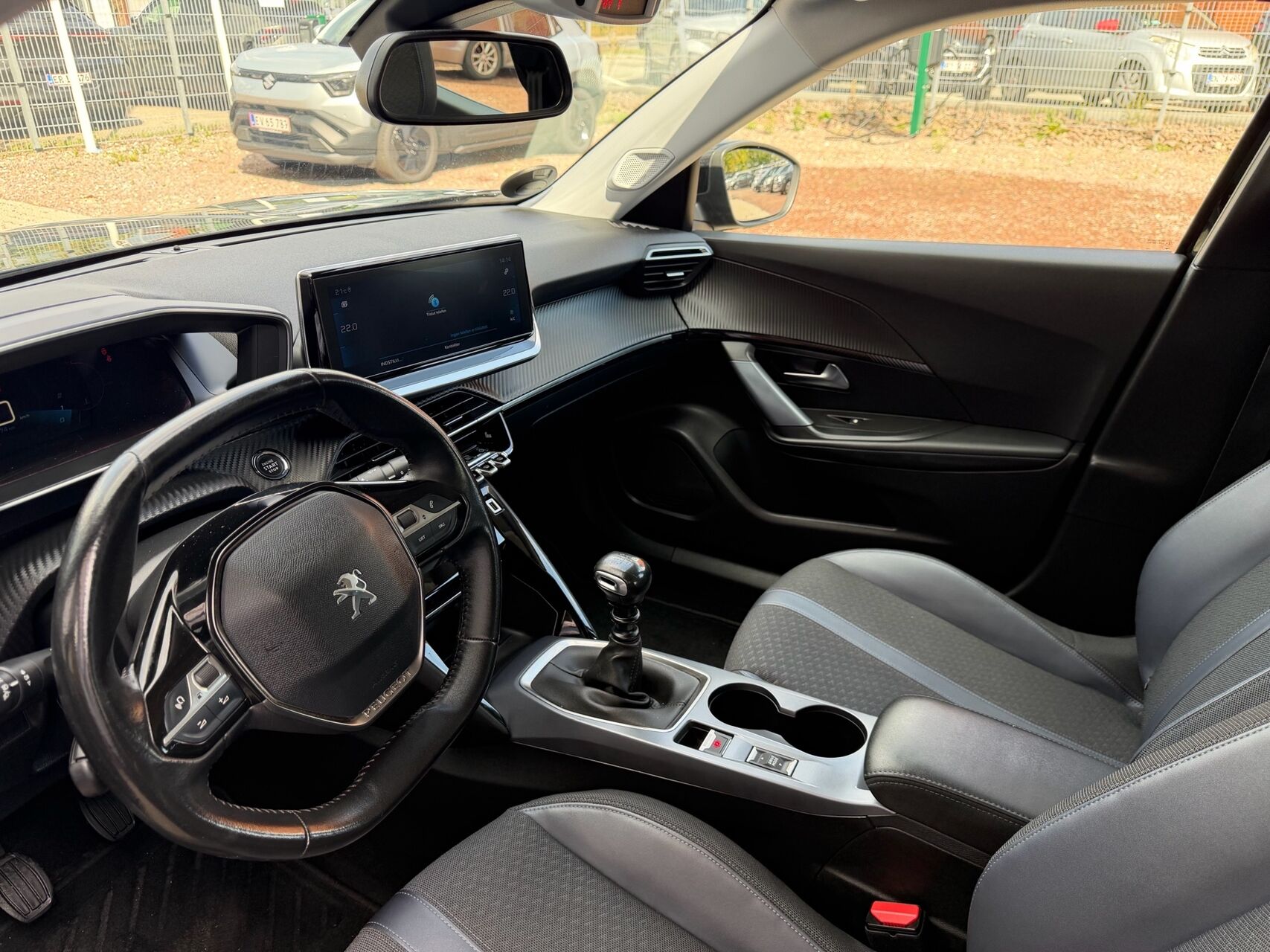 Billede af Peugeot 2008 1,2 PureTech Allure Tour 130HK 5d