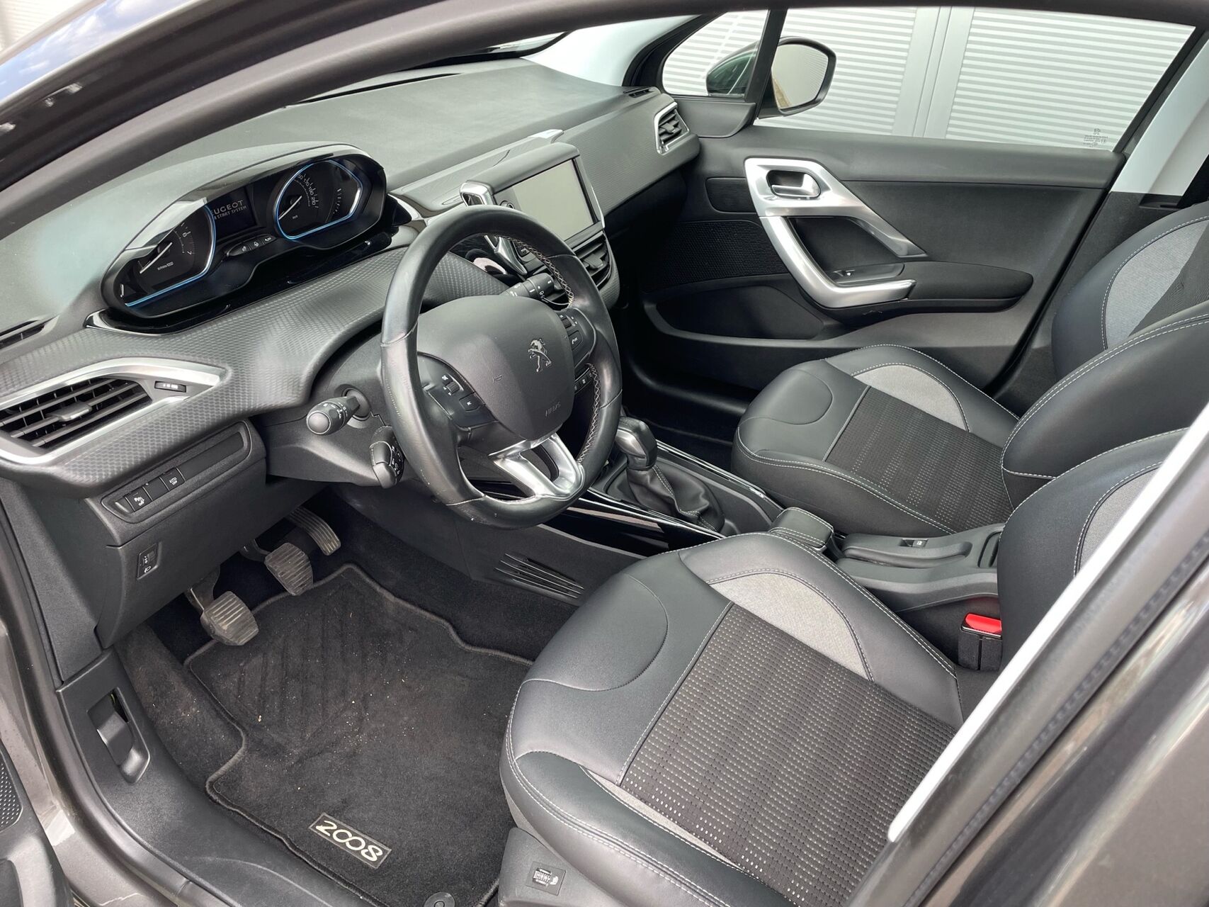Billede af Peugeot 2008 1,2 PureTech Prestige 82HK 5d