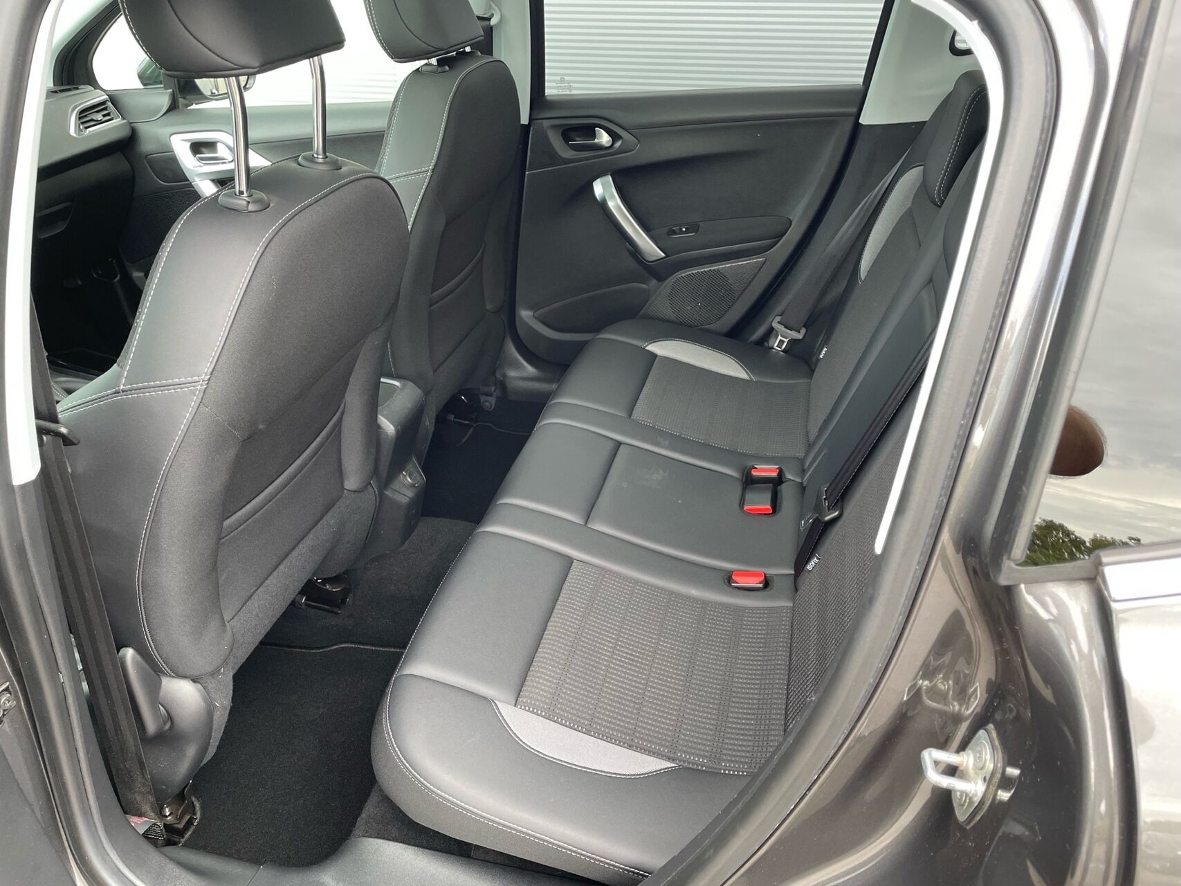 Billede af Peugeot 2008 1,2 PureTech Prestige 82HK 5d