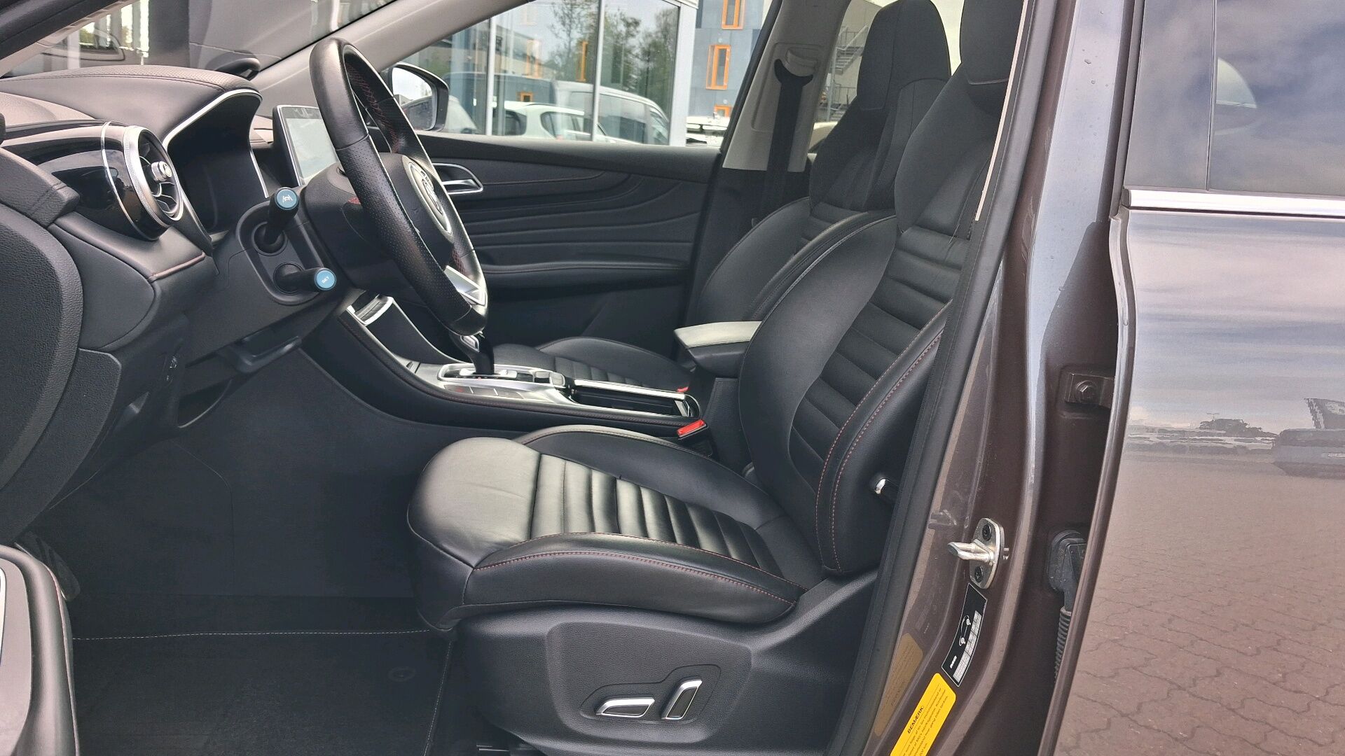 Billede af MG EHS 1,5 T GDI  Plugin-hybrid Luxury 258HK 5d 10g Aut.