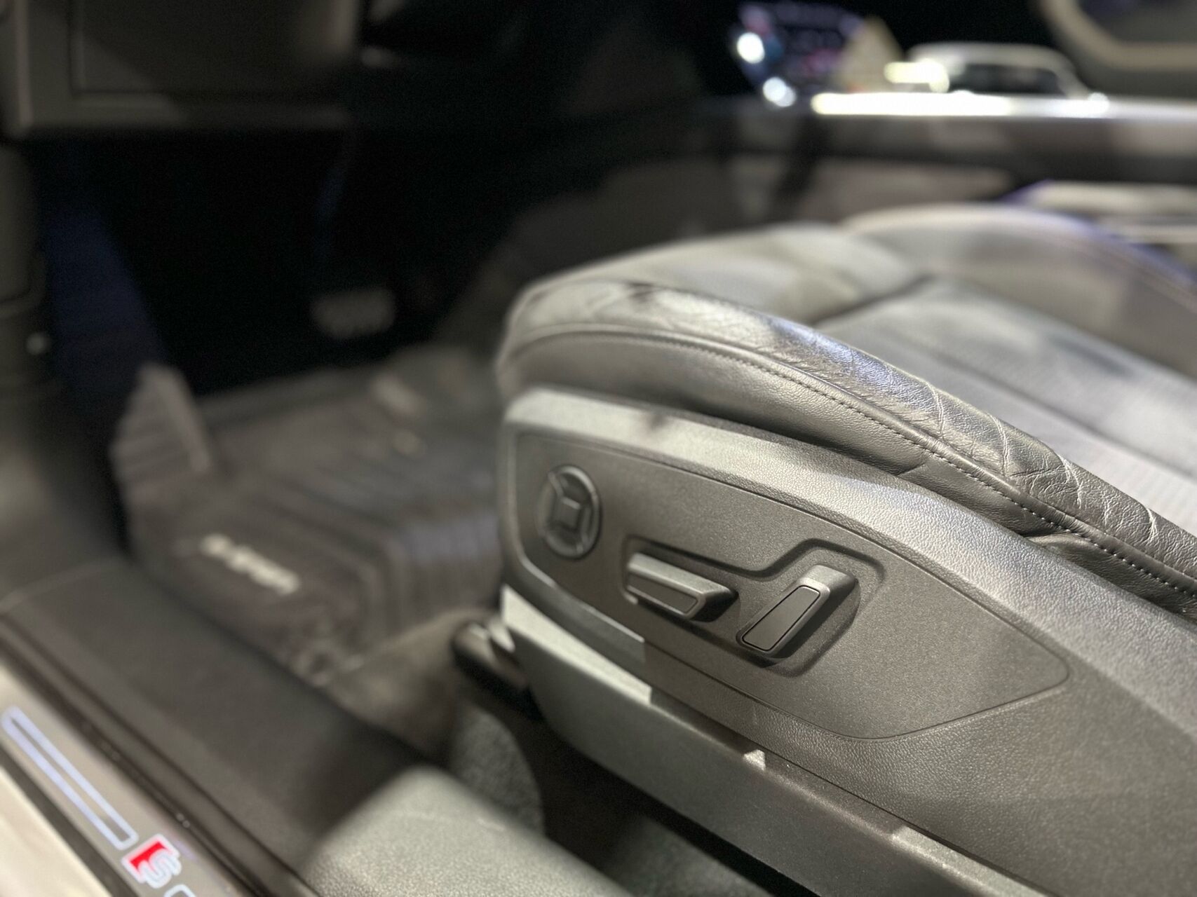 Billede af Audi E-tron 55 Black Edition Quattro 408HK 5d Aut. 
