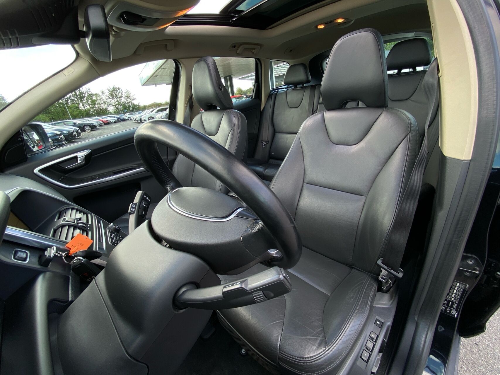 Billede af Volvo XC60 2,4 D5 Base AWD 215HK 5d 6g Aut.