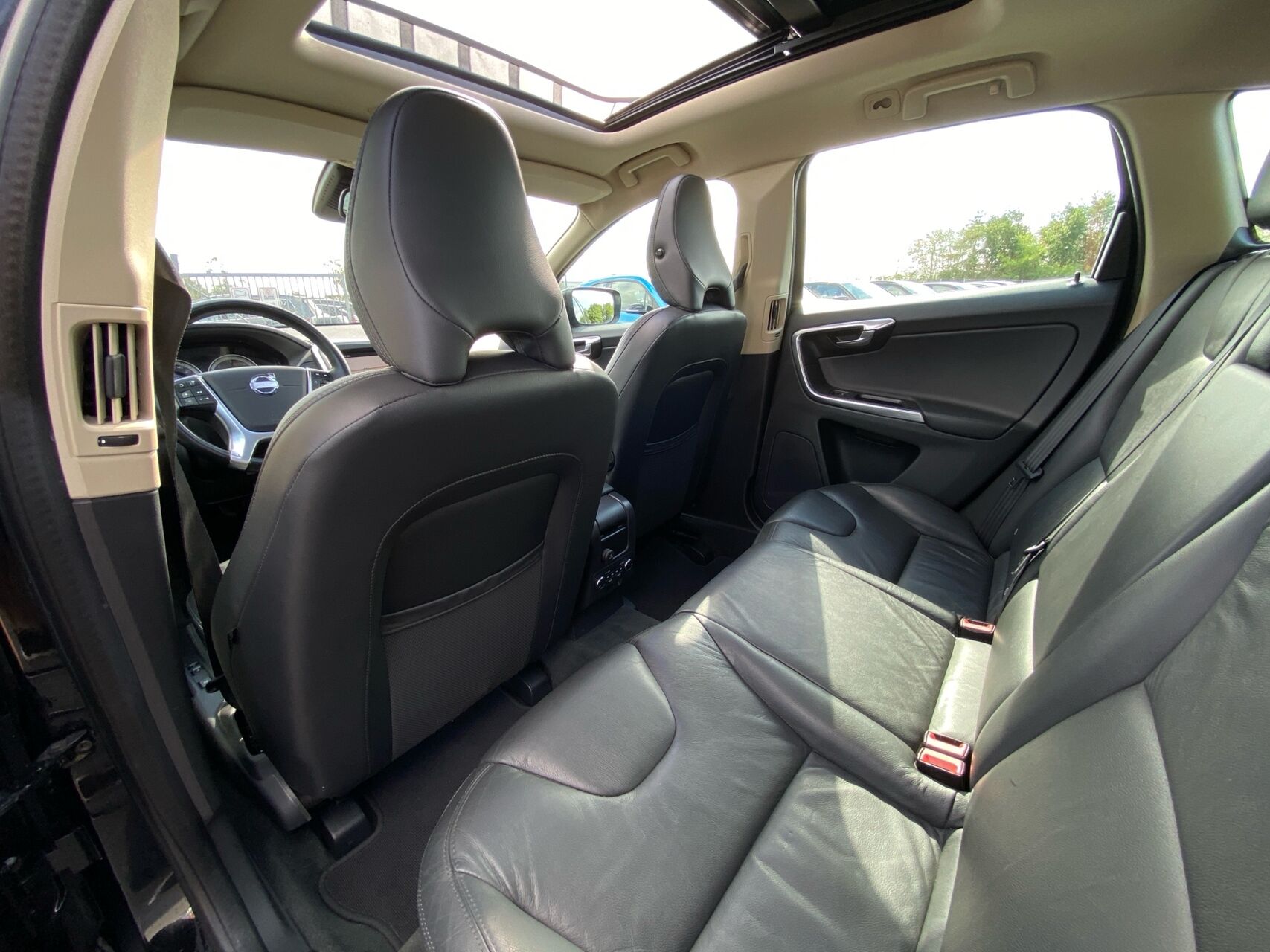 Billede af Volvo XC60 2,4 D5 Base AWD 215HK 5d 6g Aut.