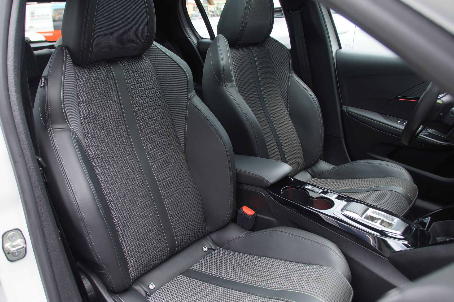 Billede af Peugeot e-208 EL GT Sky 136HK 5d Aut.