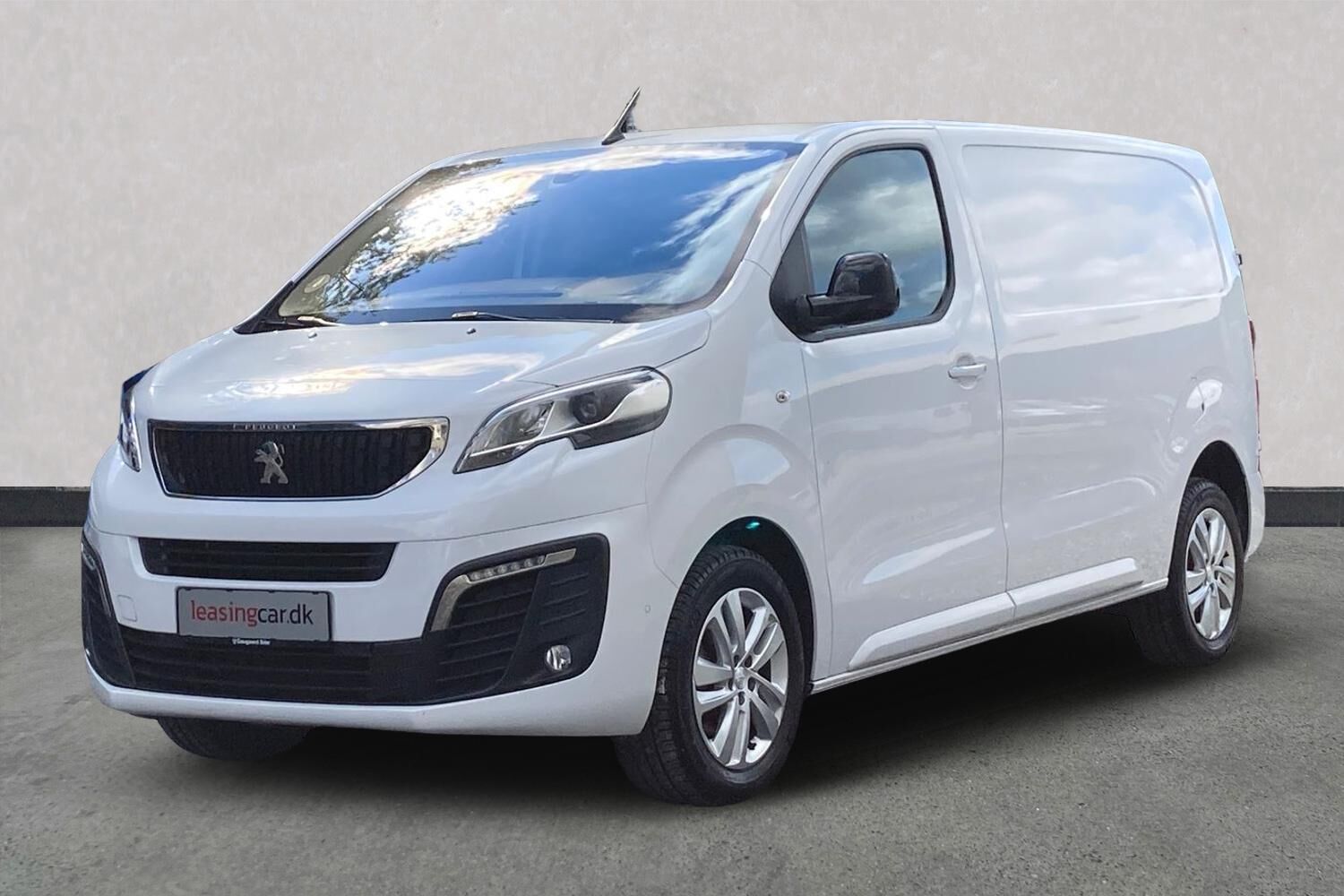 Billede af Peugeot Expert L2 2,0 BlueHDi Ultimate Pro EAT8 177HK Van 8g Aut.