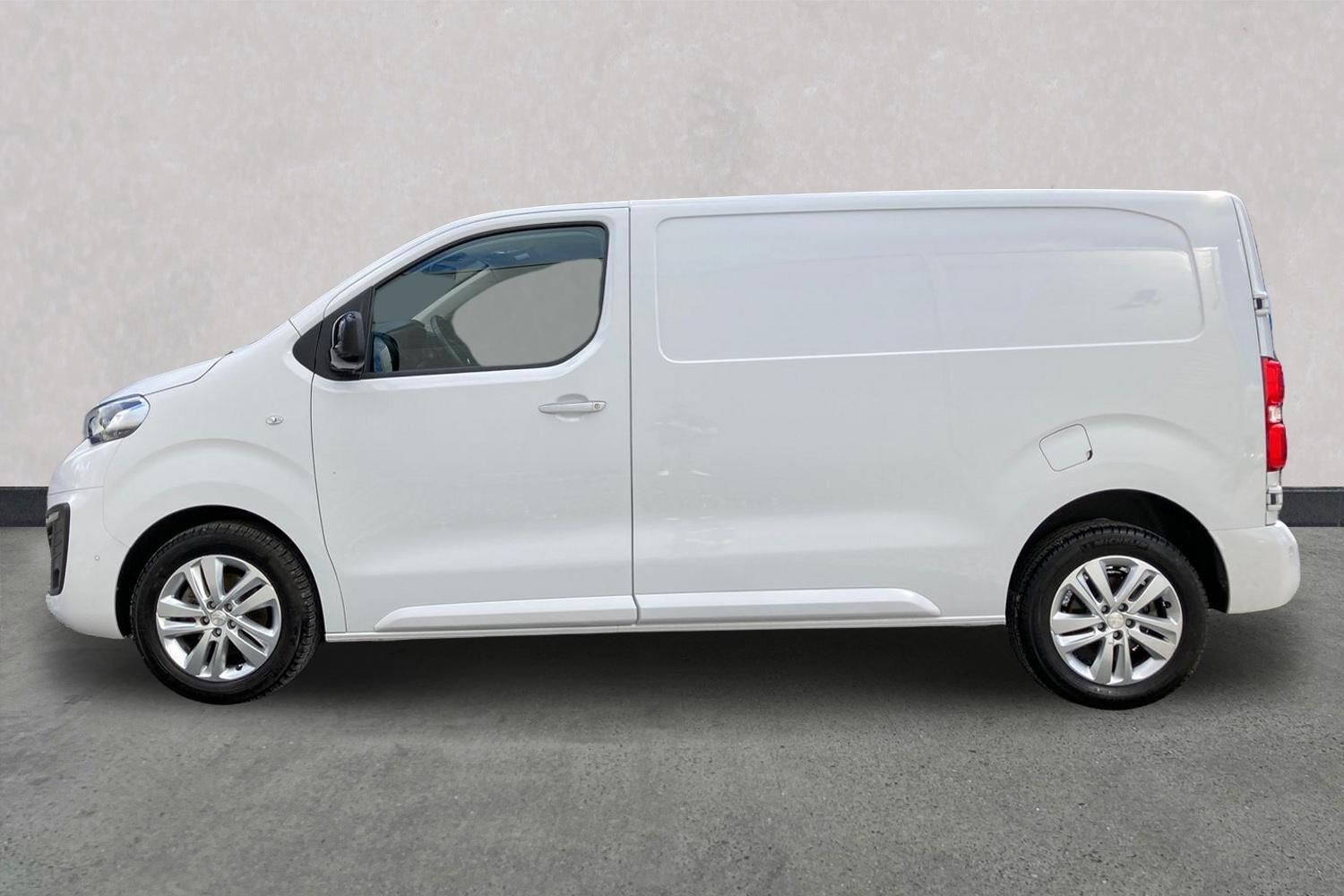 Billede af Peugeot Expert L2 2,0 BlueHDi Ultimate Pro EAT8 177HK Van 8g Aut.
