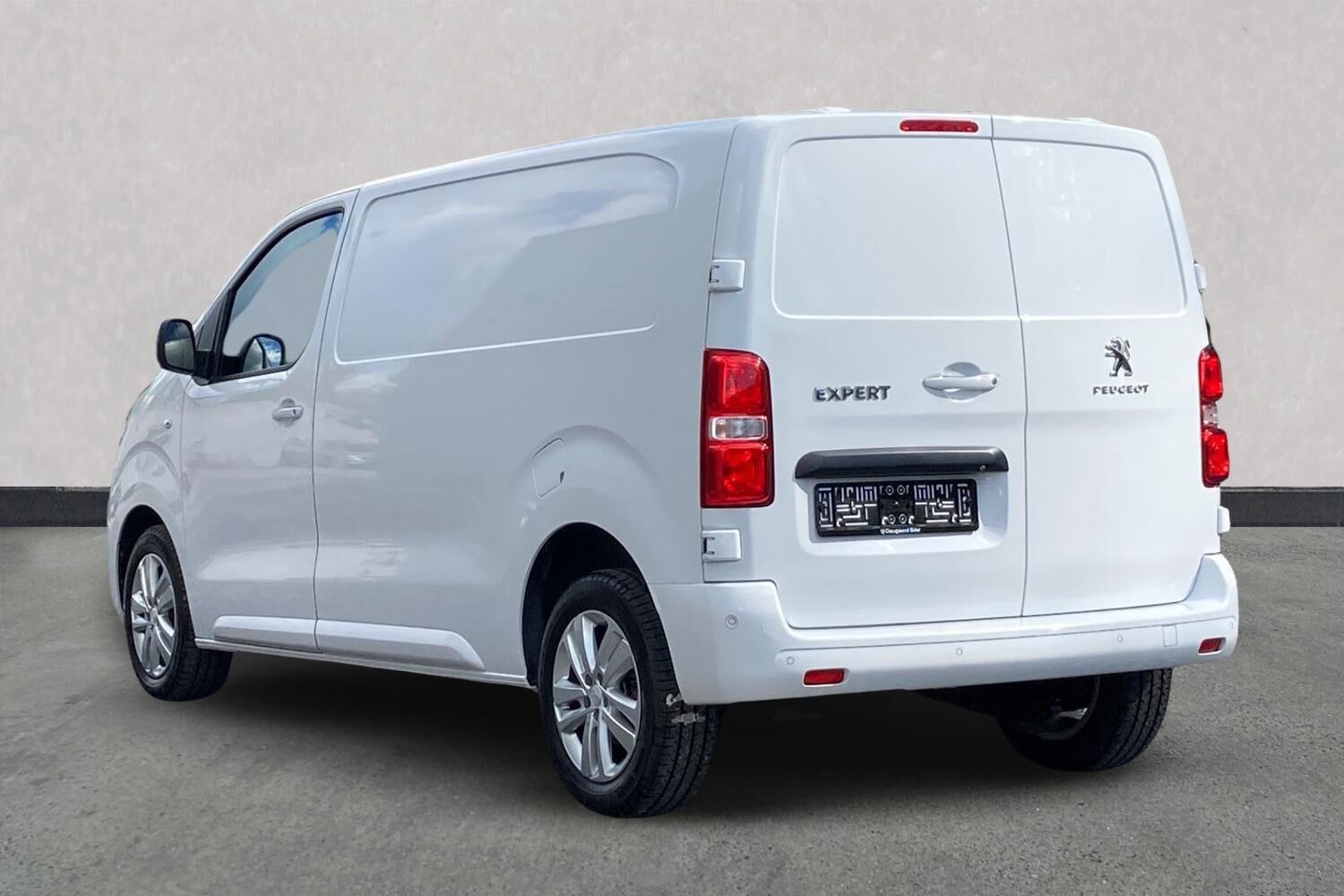 Billede af Peugeot Expert L2 2,0 BlueHDi Ultimate Pro EAT8 177HK Van 8g Aut.