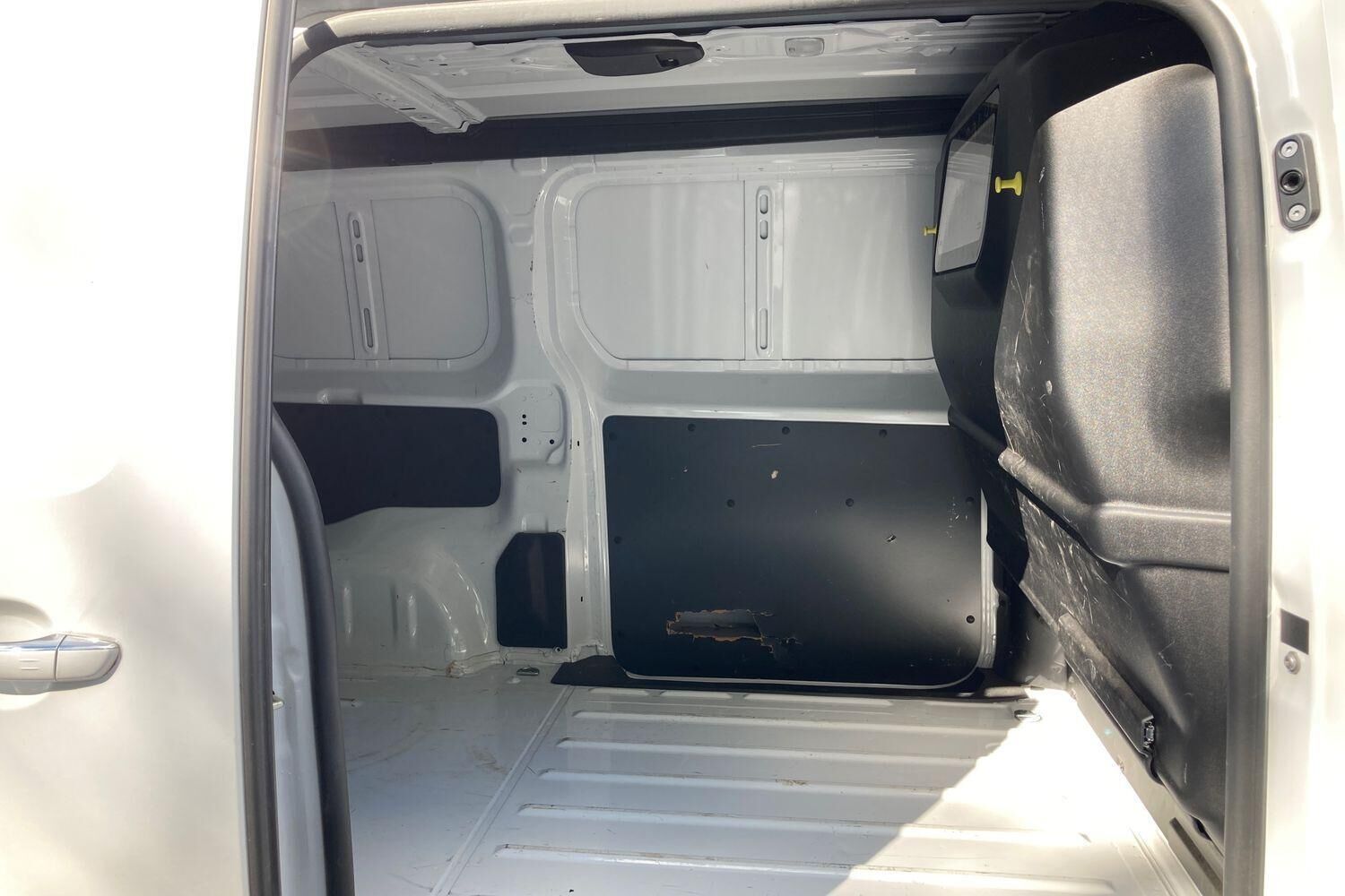 Billede af Peugeot Expert L2 2,0 BlueHDi Ultimate Pro EAT8 177HK Van 8g Aut.