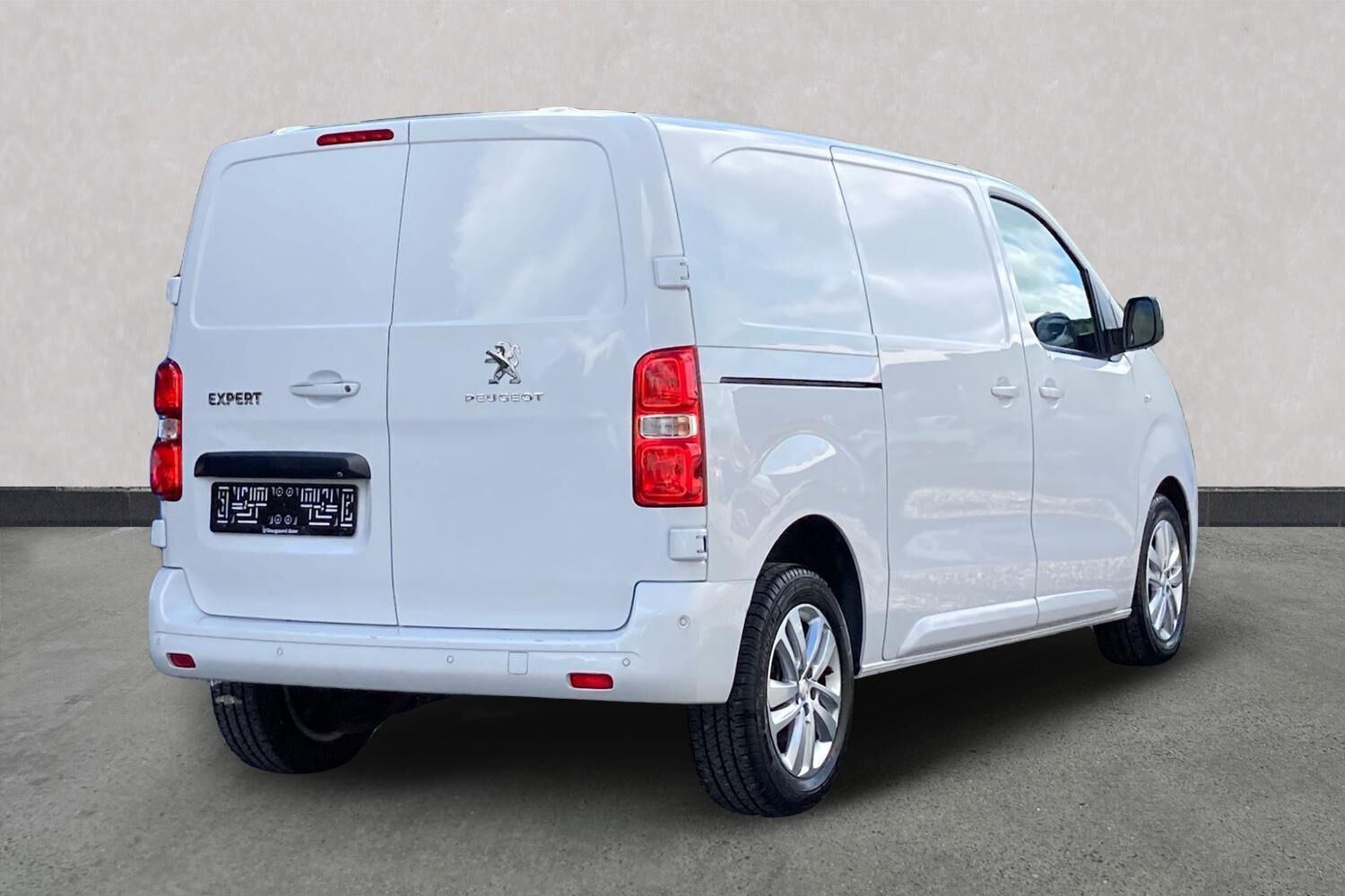 Billede af Peugeot Expert L2 2,0 BlueHDi Ultimate Pro EAT8 177HK Van 8g Aut.