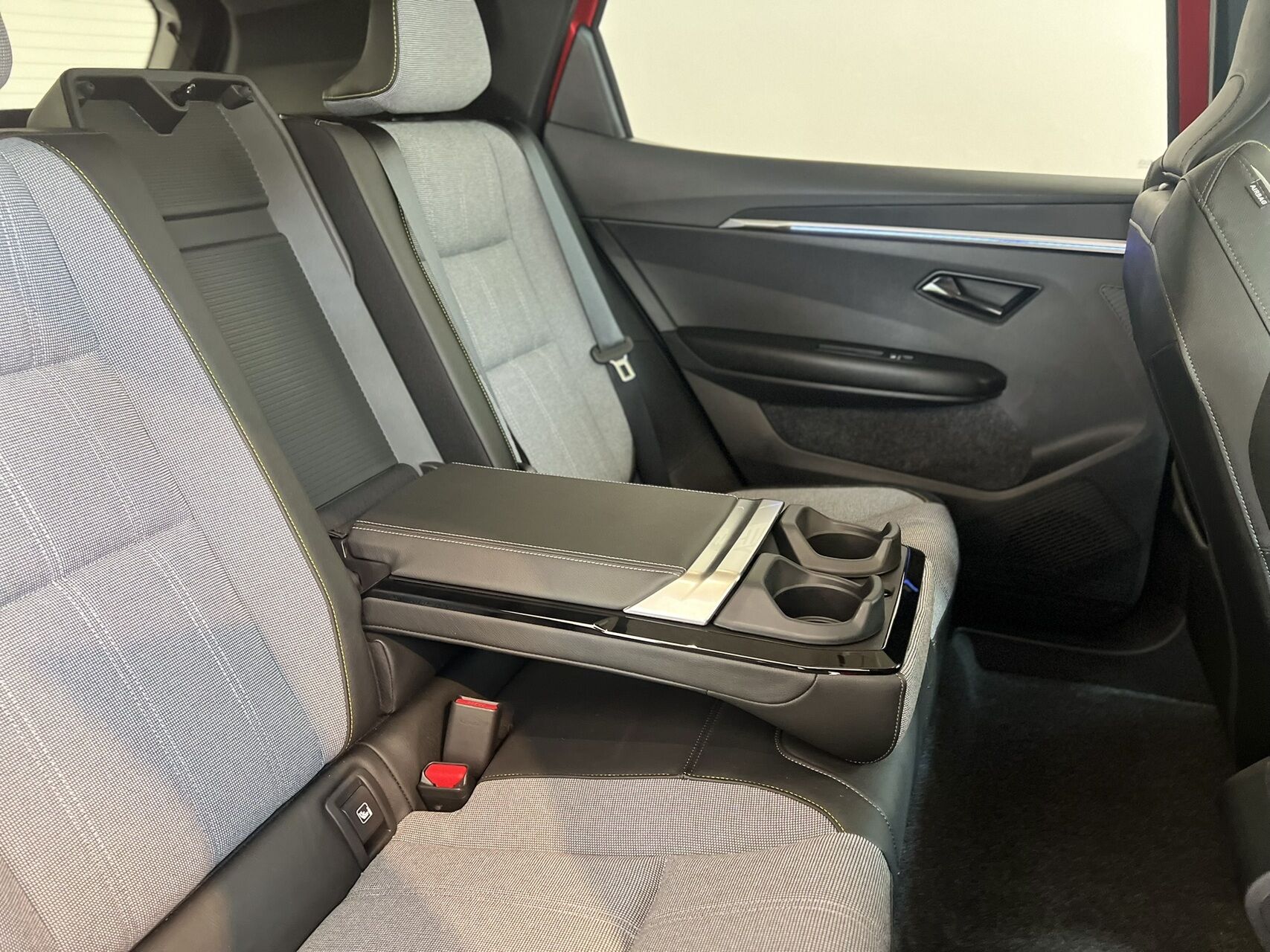 Billede af Renault Scénic E-TECH Techno 220HK Aut.