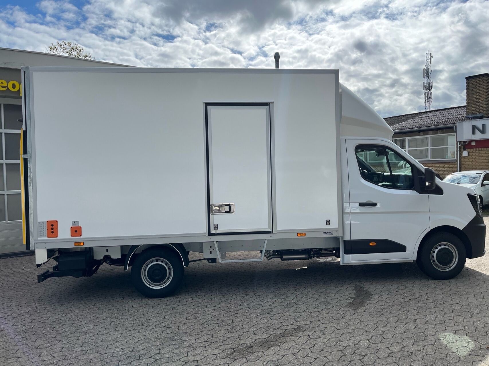 Billede af Nissan Interstar L3 2,0 DCi N-Connecta DCT 170HK Ladv./Chas. 9g Aut.