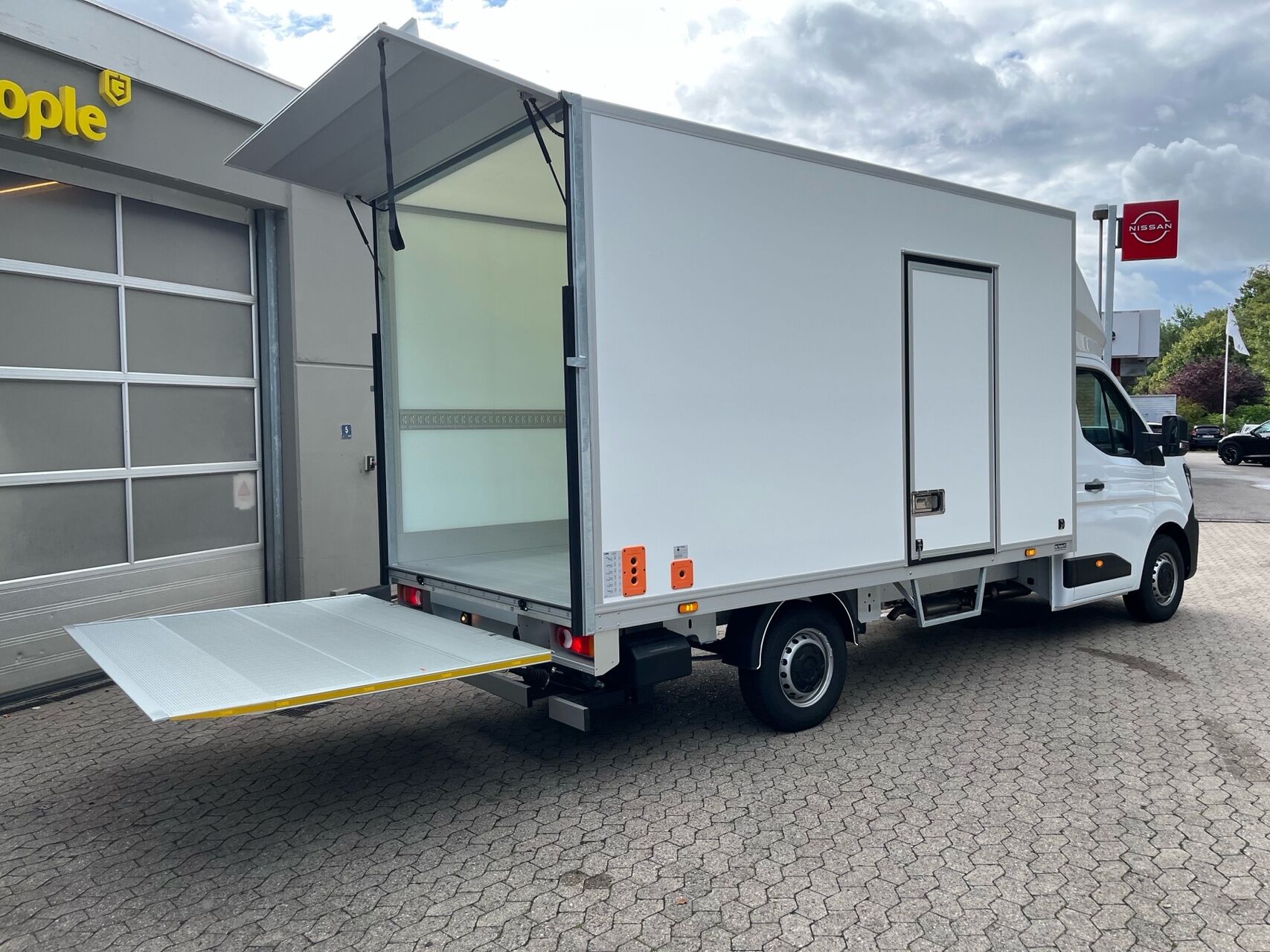 Billede af Nissan Interstar L3 2,0 DCi N-Connecta DCT 170HK Ladv./Chas. 9g Aut.