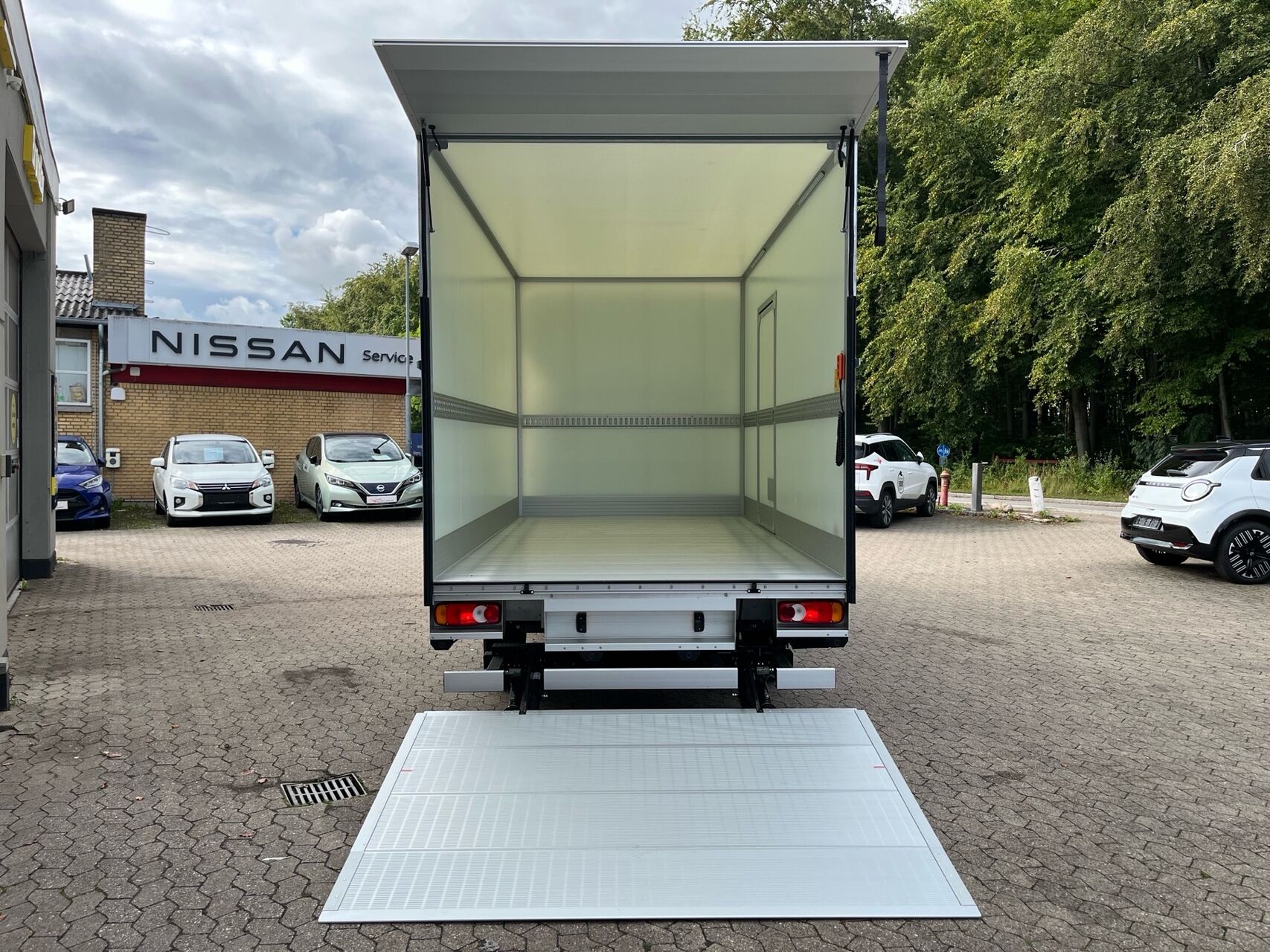 Billede af Nissan Interstar L3 2,0 DCi N-Connecta DCT 170HK Ladv./Chas. 9g Aut.