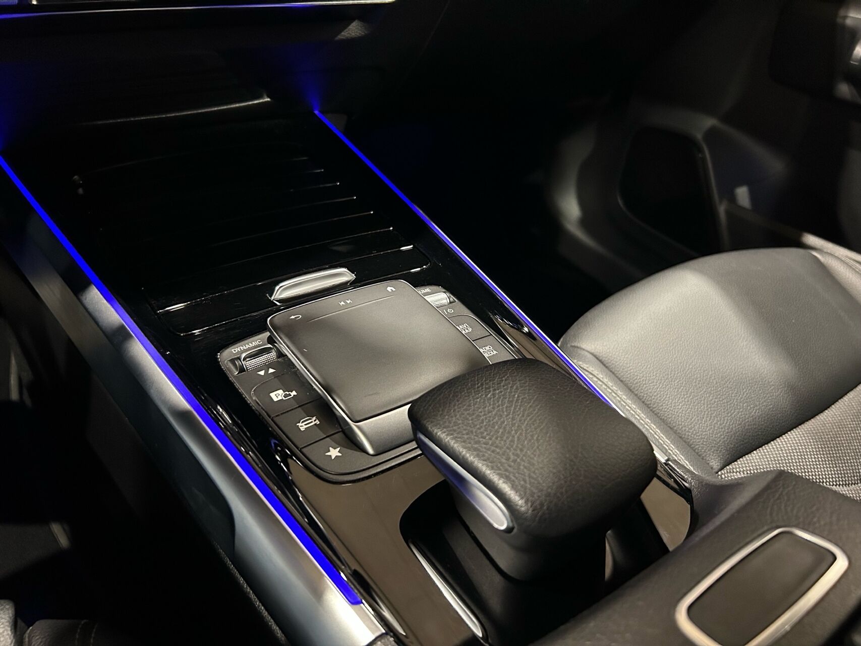 Billede af Mercedes-Benz EQB 250 EL Progressive 7 pers. 190HK 5d Aut.