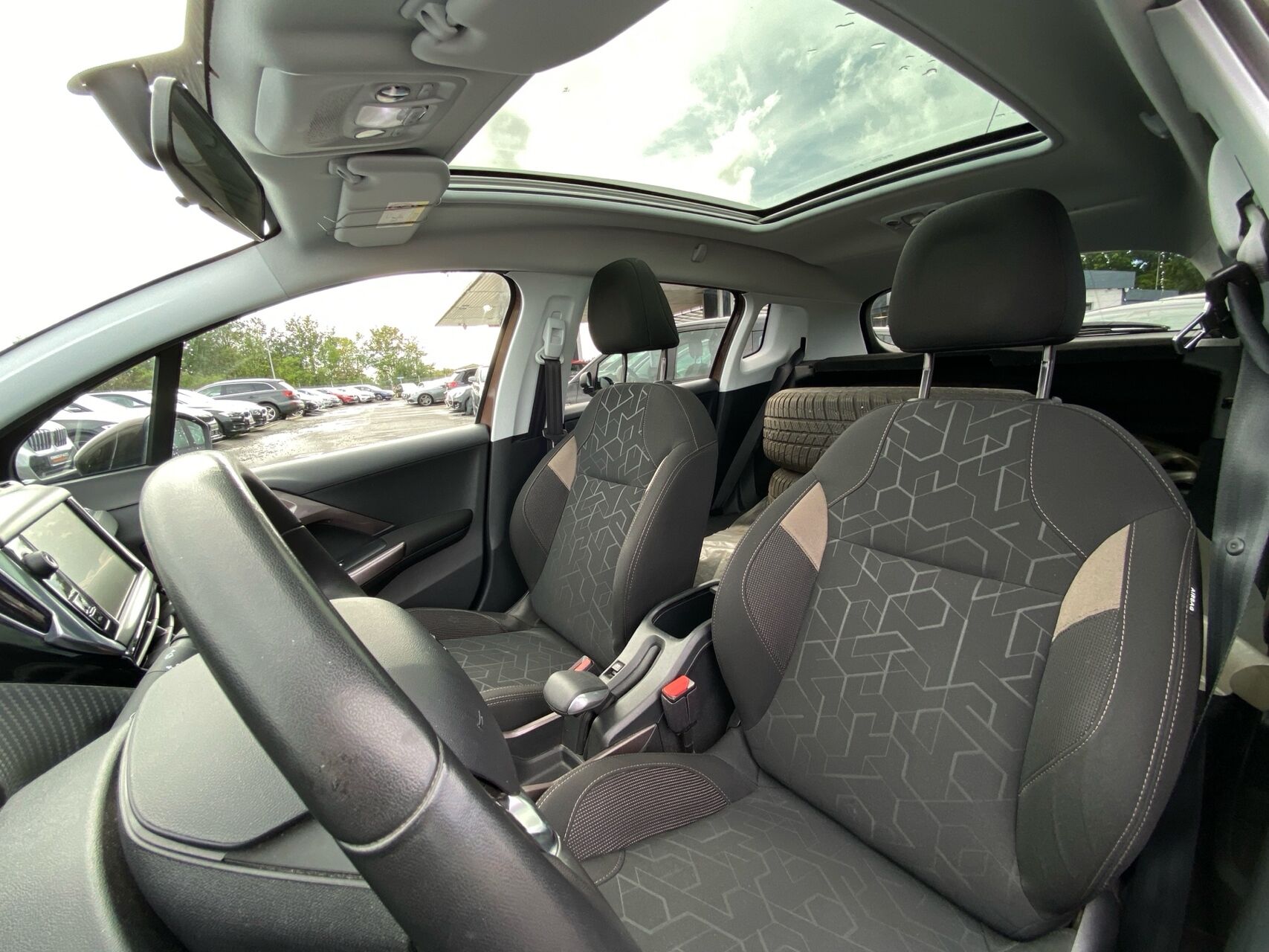 Billede af Peugeot 2008 1,2 VTi Active Sky 82HK