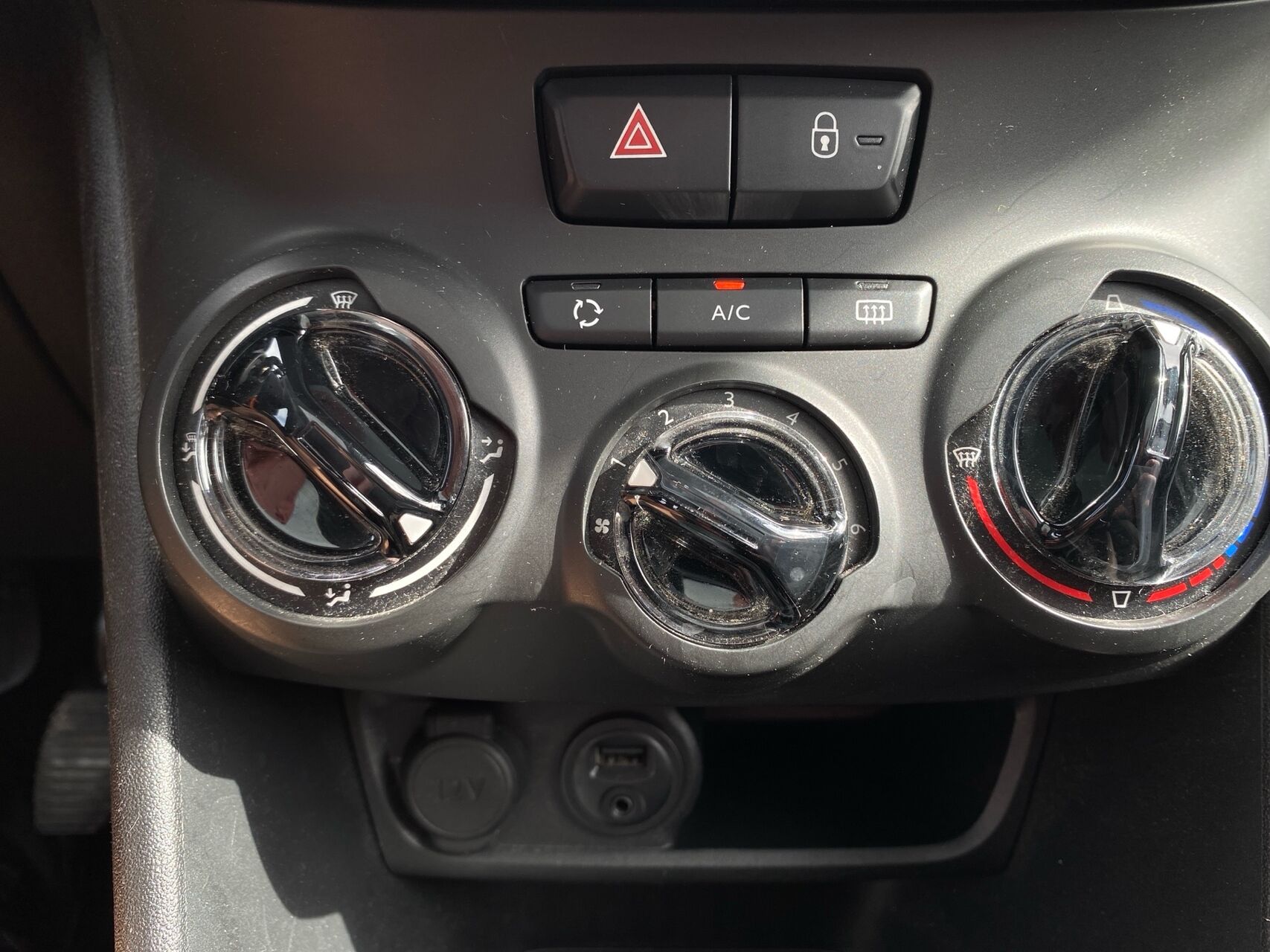 Billede af Peugeot 2008 1,2 VTi Active Sky 82HK