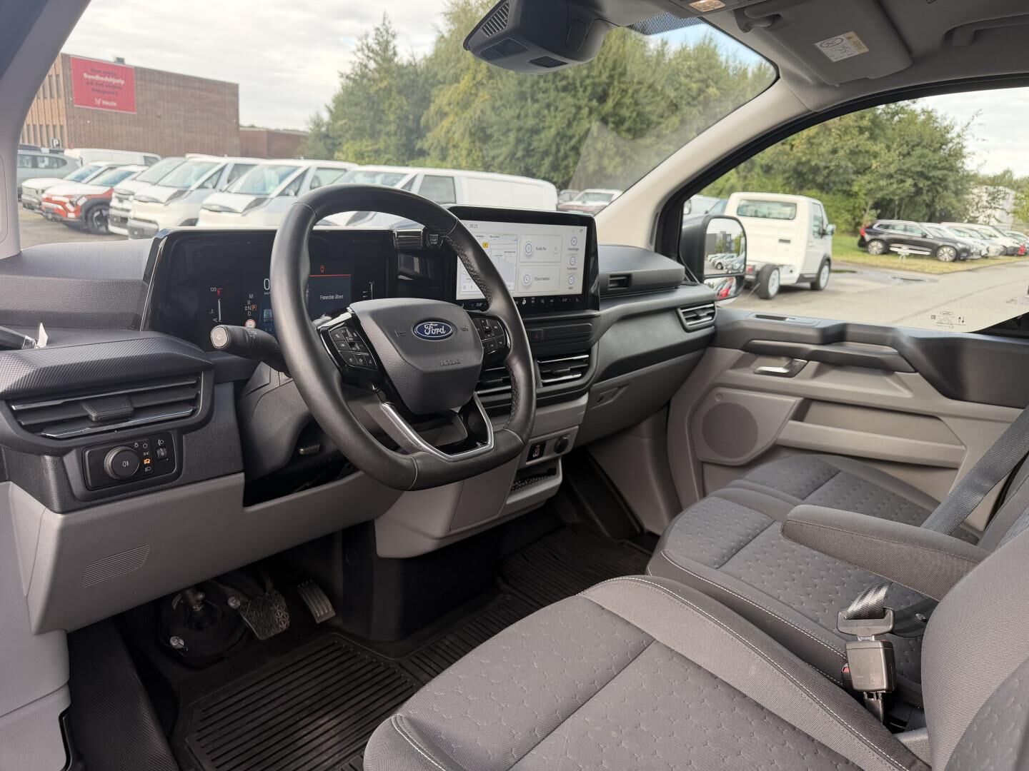 Billede af Ford Transit Custom 300 L2H1 2,0 EcoBlue Limited 170HK Van 8g Aut.