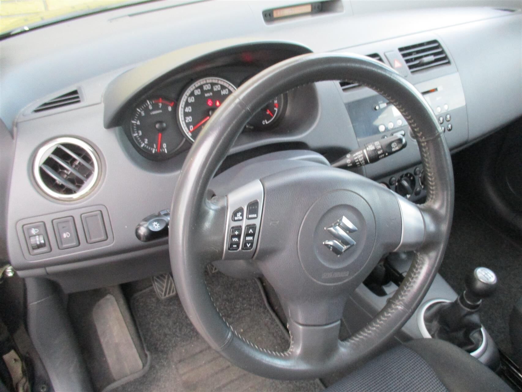 Billede af Suzuki Swift 1,3 GL 4x4 92HK 5d