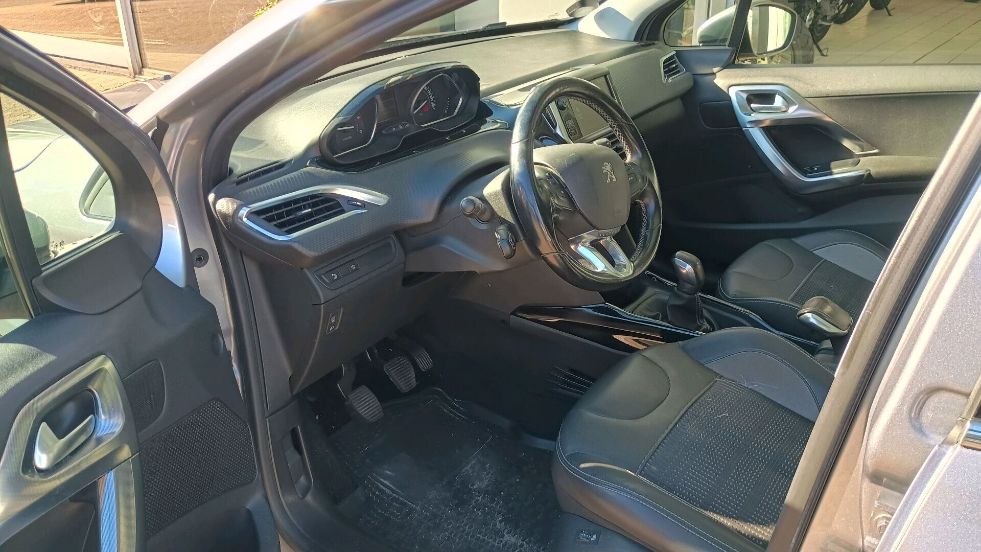 Billede af Peugeot 2008 1,6 BlueHDi Selection Sky 100HK 5d